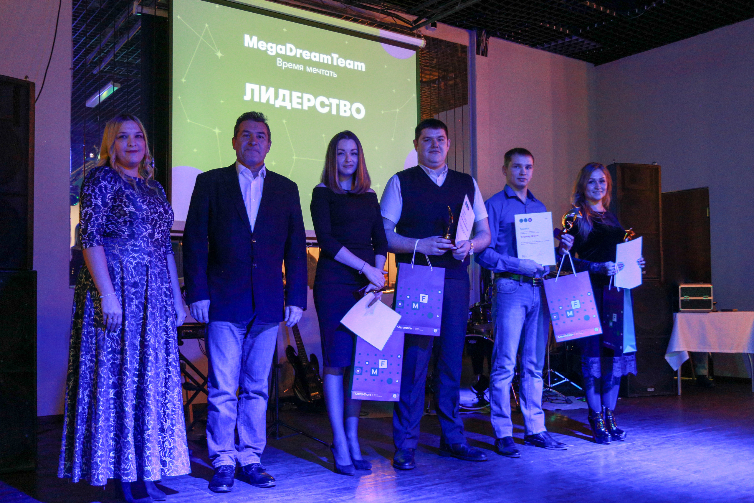 Корпоратив в Перми. Репортажная фотосъемка. Фотограф Пермь. Фотосессия в фотостудии Перми и на свежем воздухе