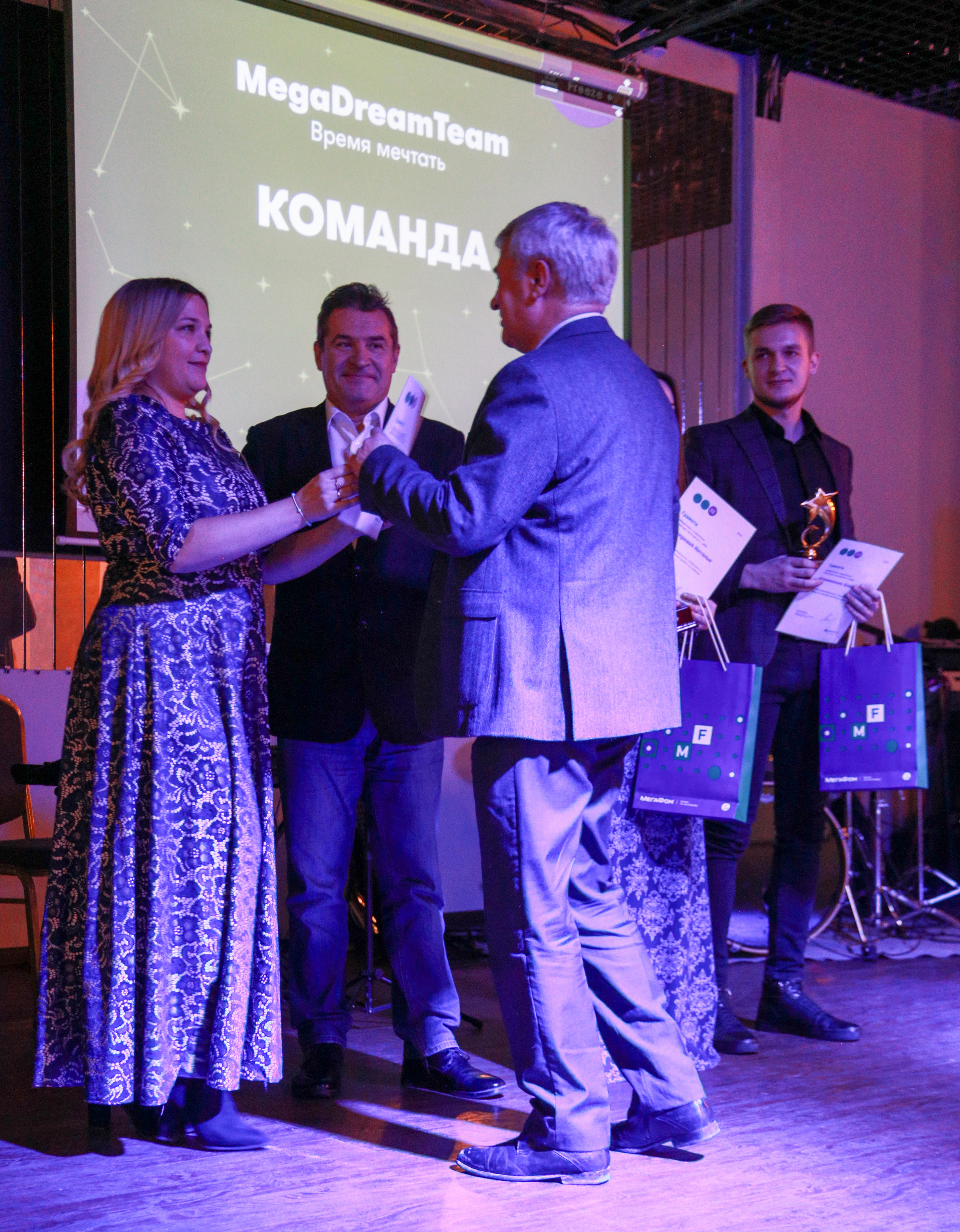 Корпоратив в Перми. Репортажная фотосъемка. Фотограф Пермь. Фотосессия в фотостудии Перми и на свежем воздухе