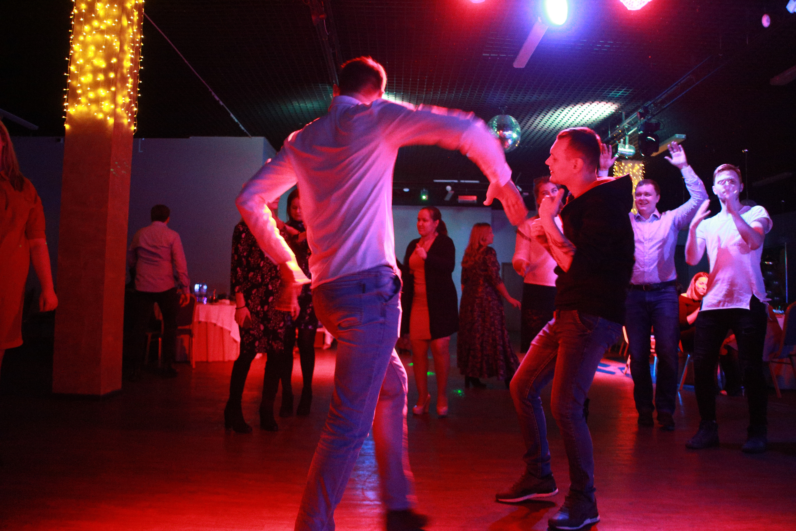 Корпоратив в Перми. Репортажная фотосъемка. Фотограф Пермь. Фотосессия в фотостудии Перми и на свежем воздухе