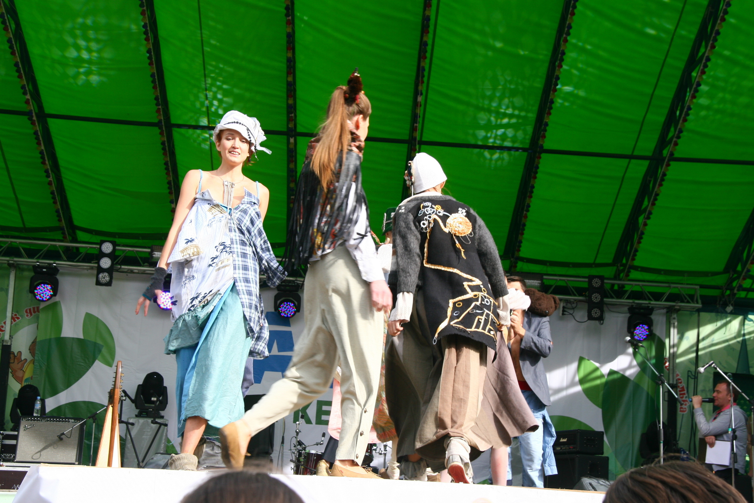 Модный показ. Репортажная фотосъемка в Перми. Фотограф Пермь. Фотосессия в фотостудии Перми и на свежем воздухе