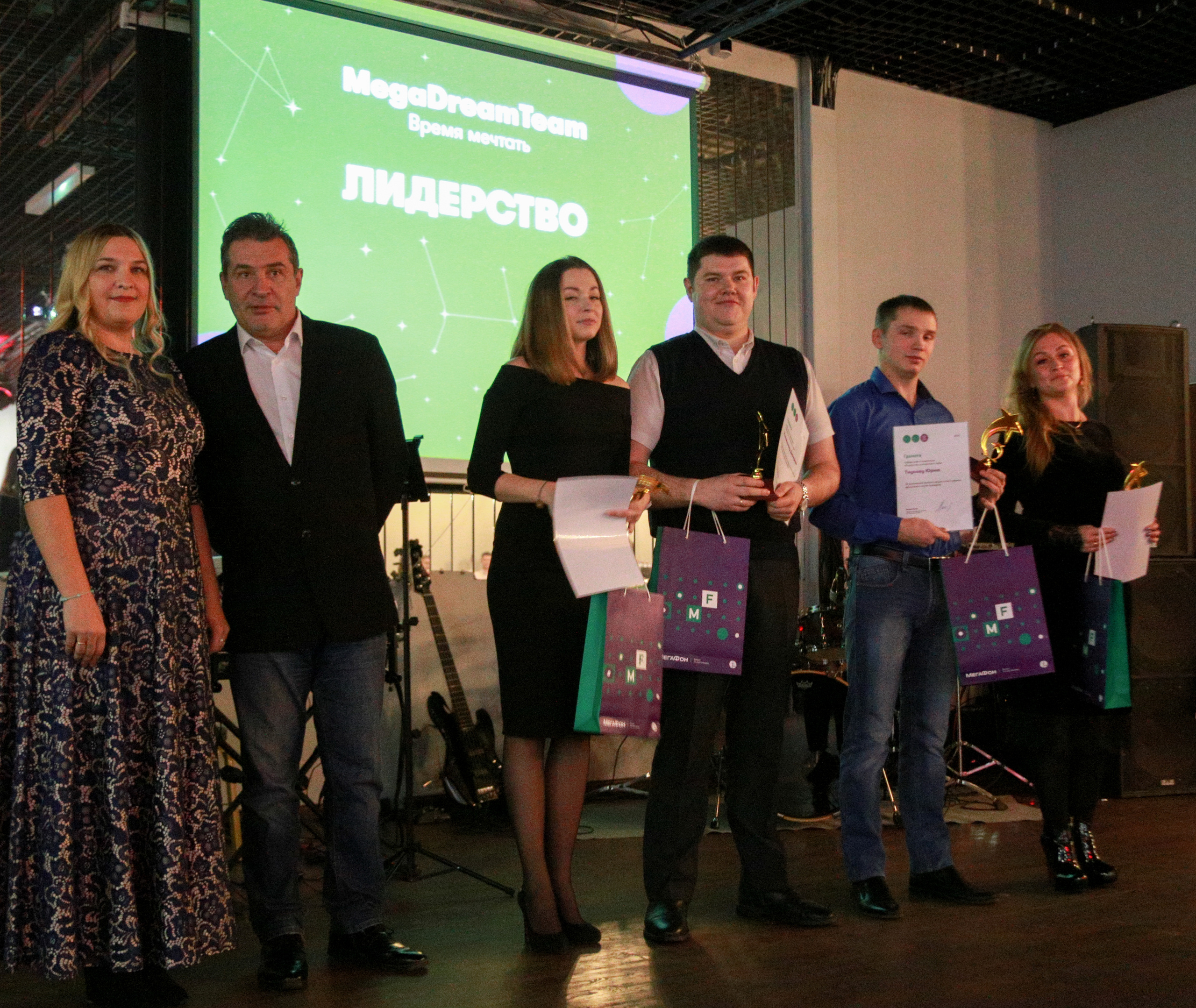 Корпоратив в Перми. Репортажная фотосъемка. Фотограф Пермь. Фотосессия в фотостудии Перми и на свежем воздухе