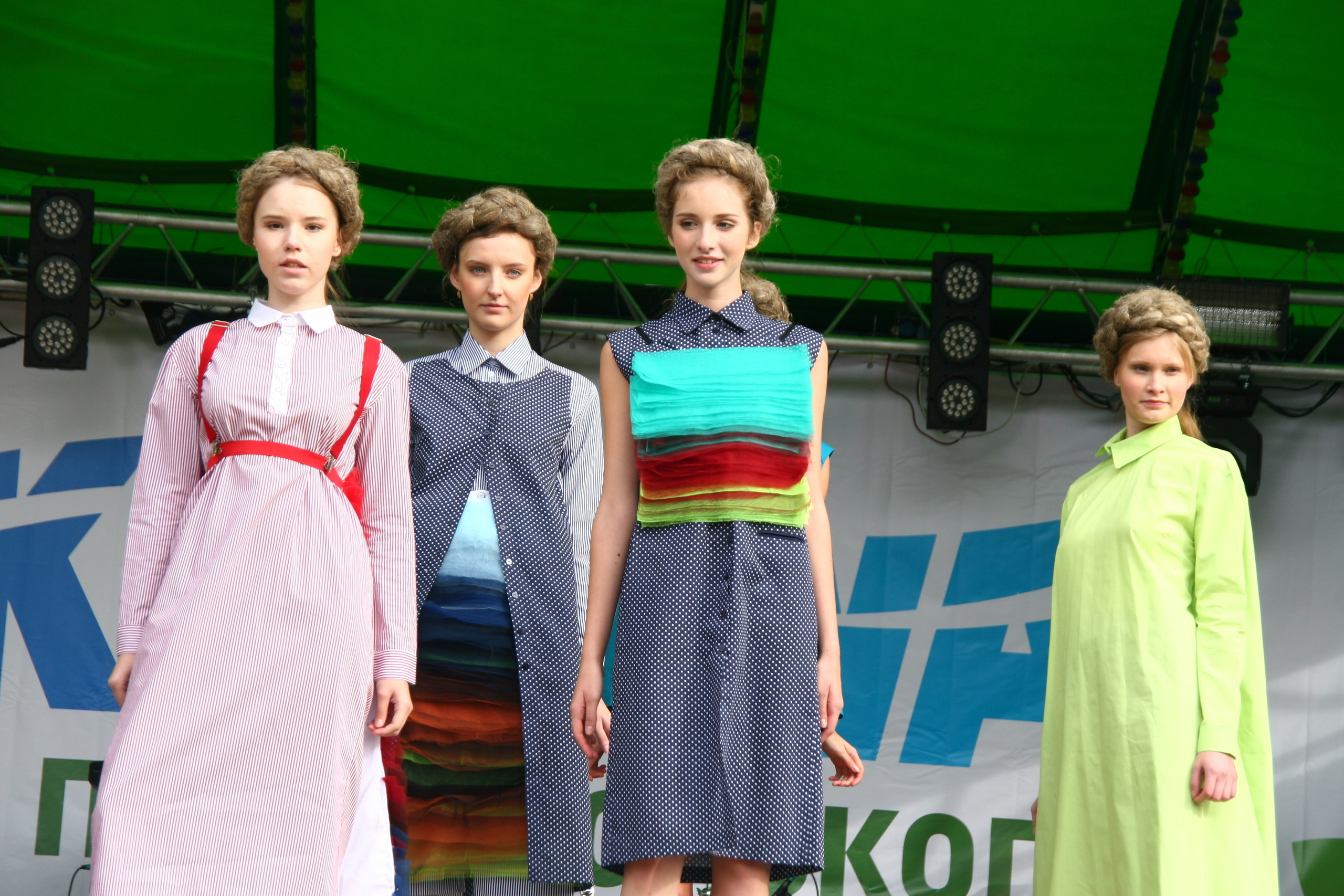 Модный показ. Репортажная фотосъемка в Перми. Фотограф Пермь. Фотосессия в фотостудии Перми и на свежем воздухе