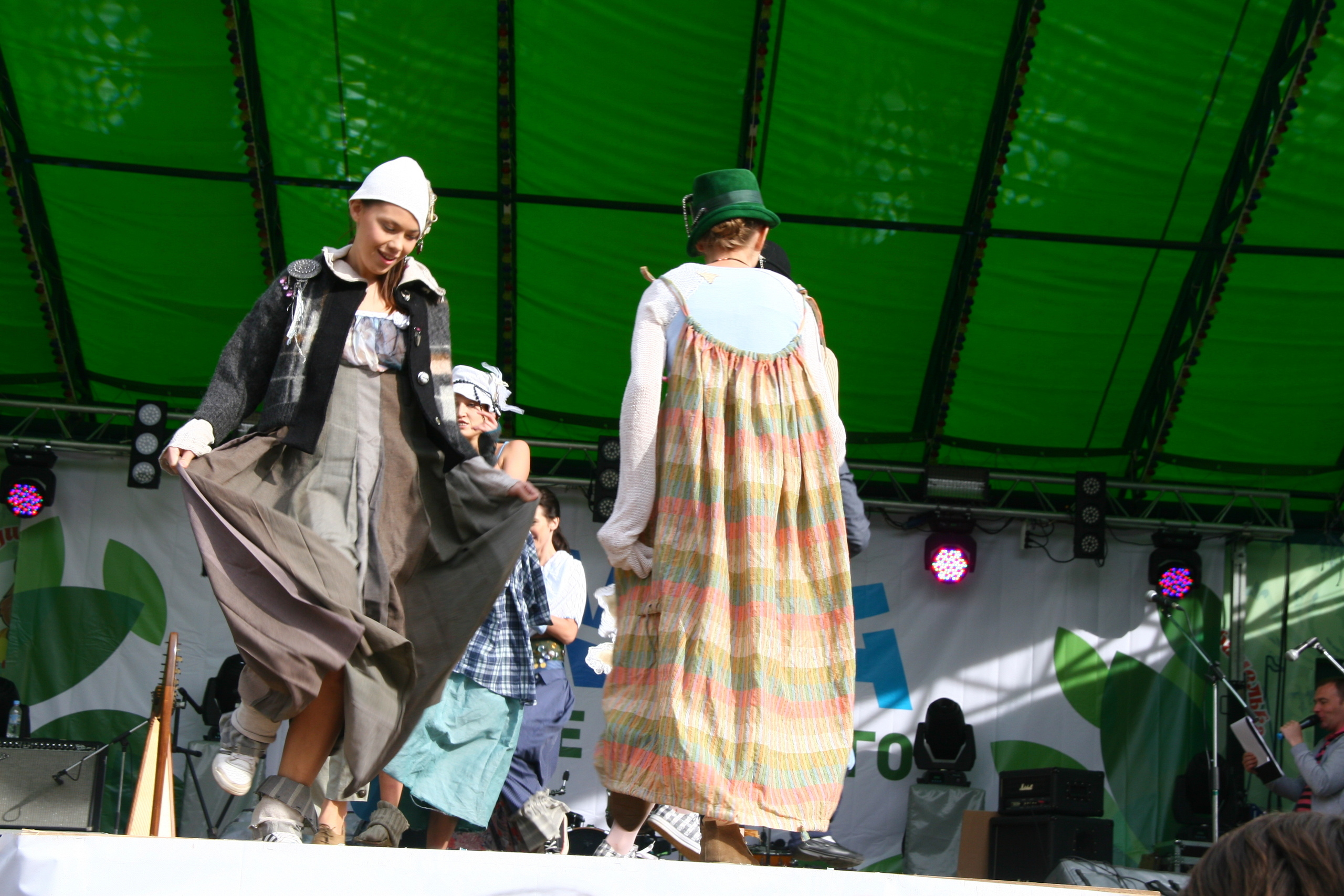 Модный показ. Репортажная фотосъемка в Перми. Фотограф Пермь. Фотосессия в фотостудии Перми и на свежем воздухе