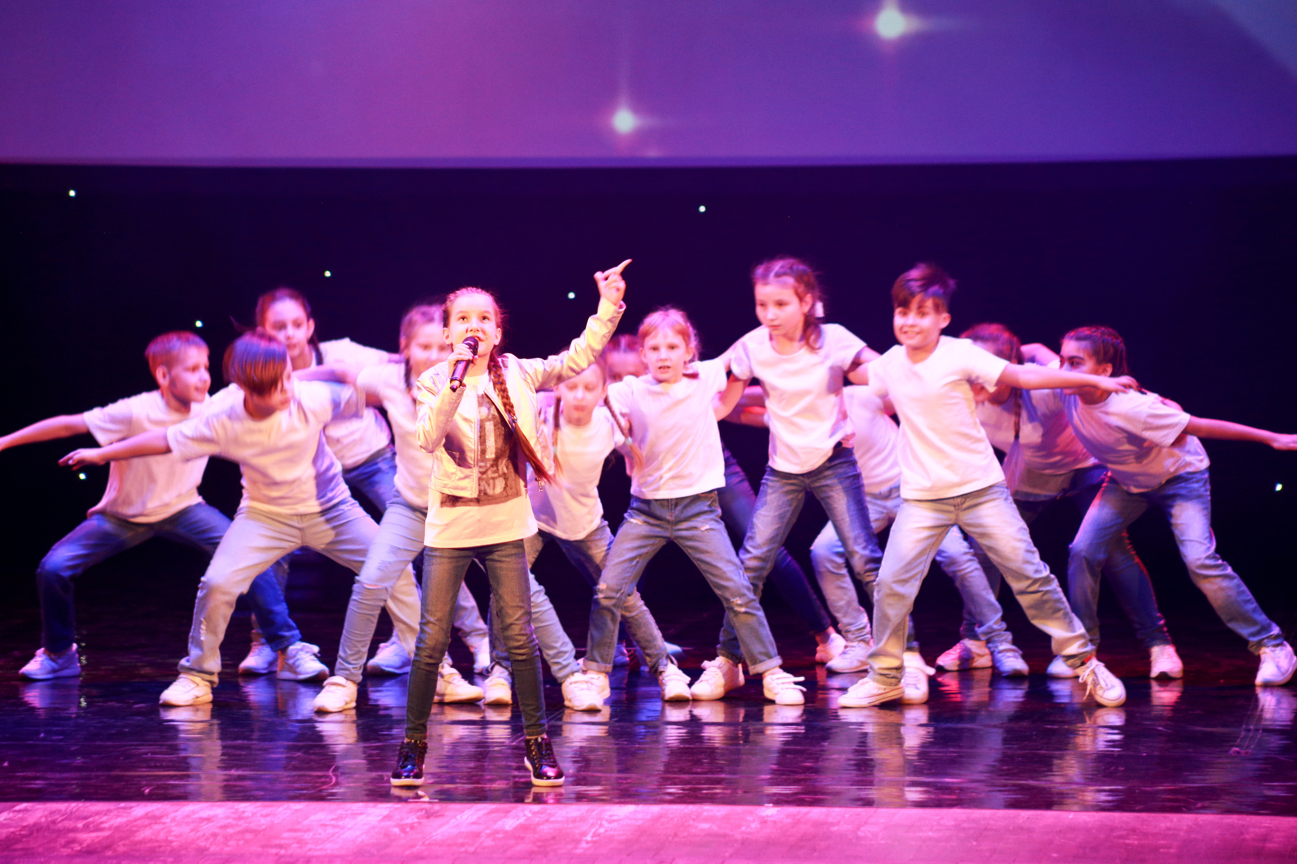 Молодежный форум. Репортажная фотосъемка в Перми. Фотограф Пермь. Фотосессия в фотостудии Перми и на свежем воздухе