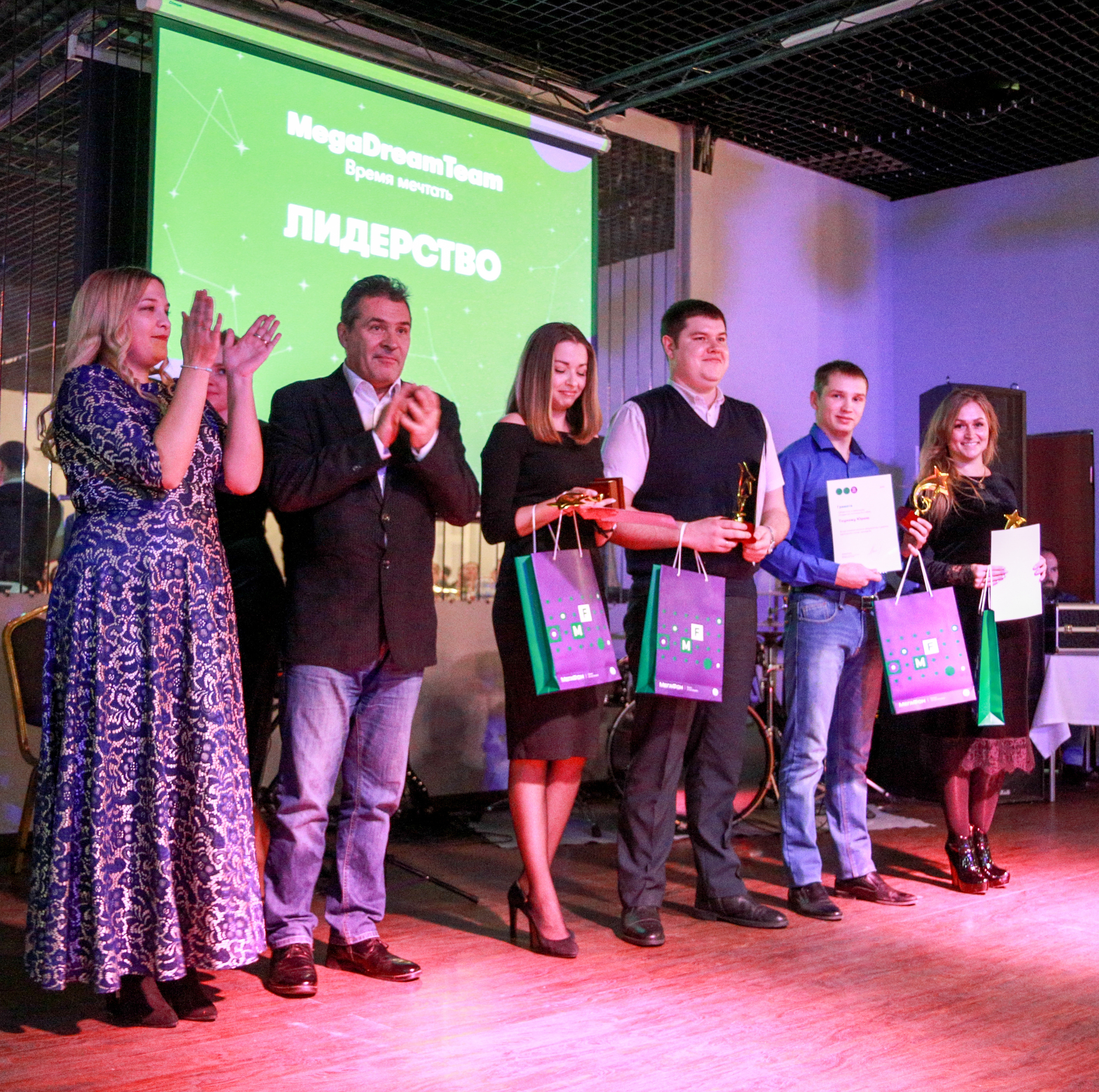 Корпоратив в Перми. Репортажная фотосъемка. Фотограф Пермь. Фотосессия в фотостудии Перми и на свежем воздухе