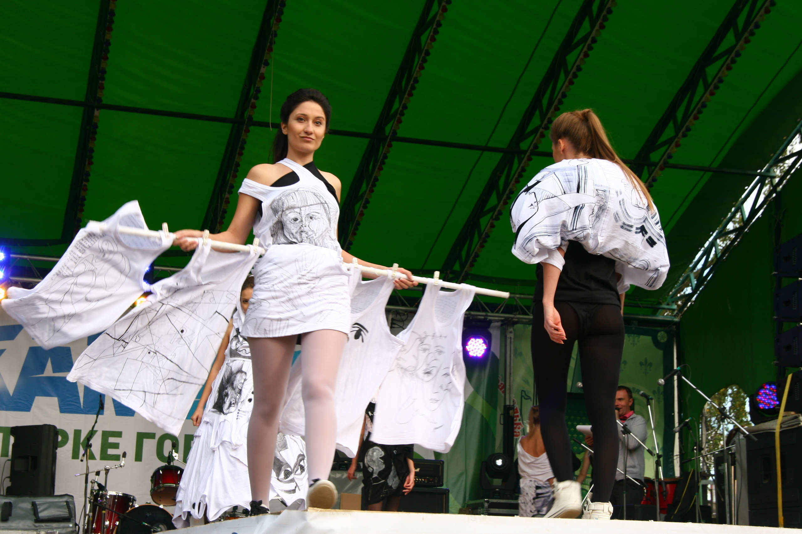 Модный показ. Репортажная фотосъемка в Перми. Фотограф Пермь. Фотосессия в фотостудии Перми и на свежем воздухе