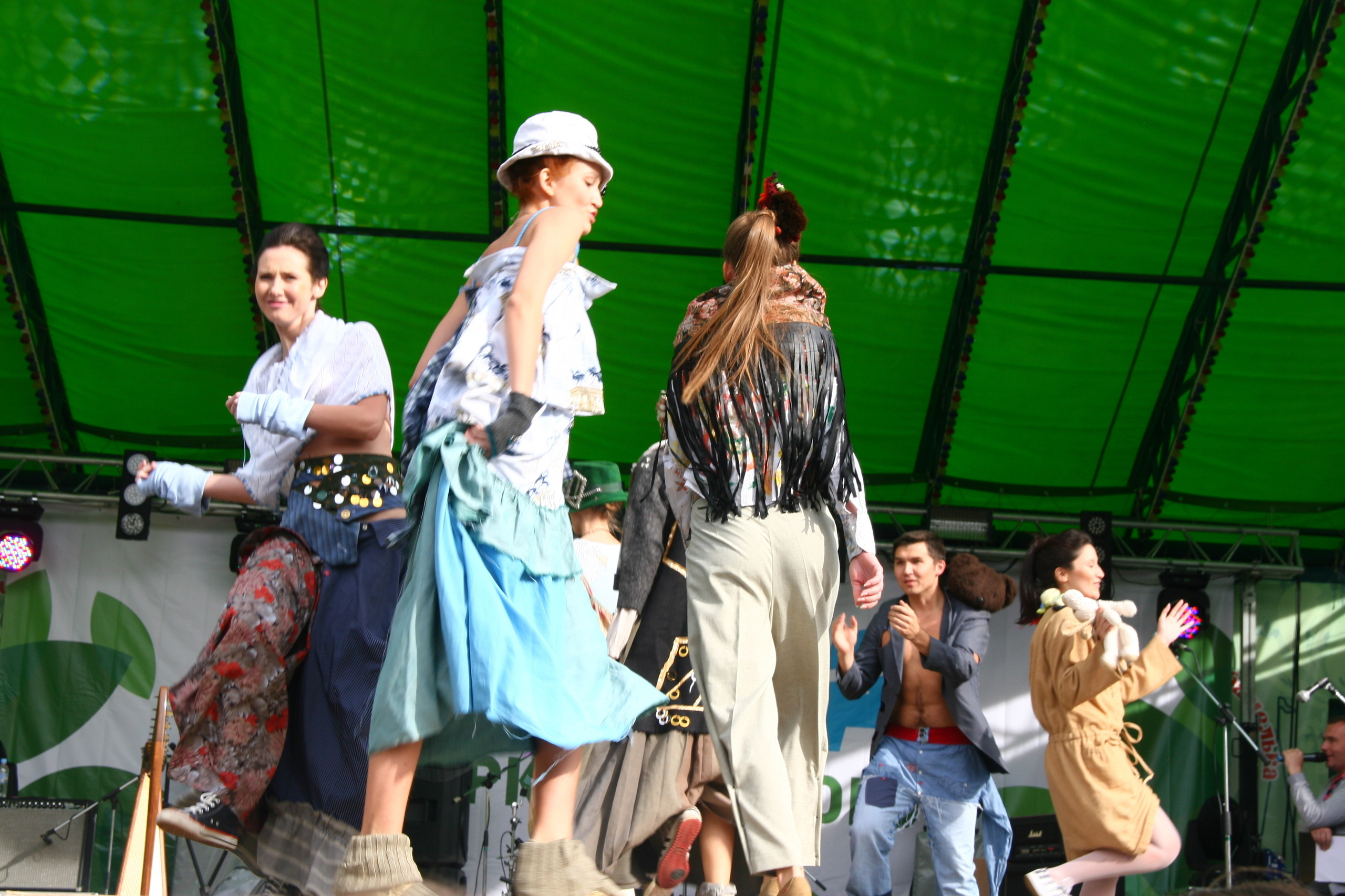 Модный показ. Репортажная фотосъемка в Перми. Фотограф Пермь. Фотосессия в фотостудии Перми и на свежем воздухе