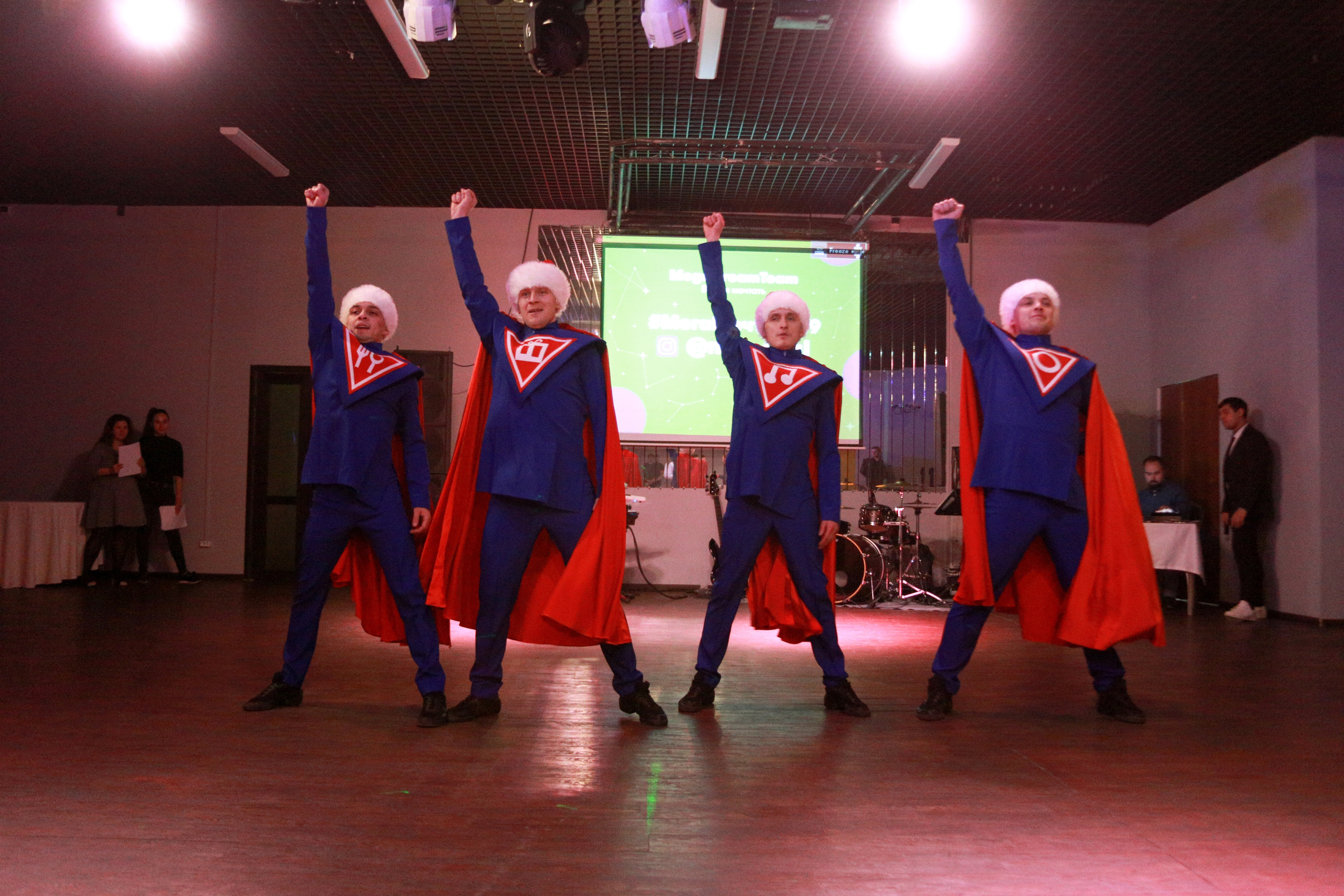 Корпоратив в Перми. Репортажная фотосъемка. Фотограф Пермь. Фотосессия в фотостудии Перми и на свежем воздухе