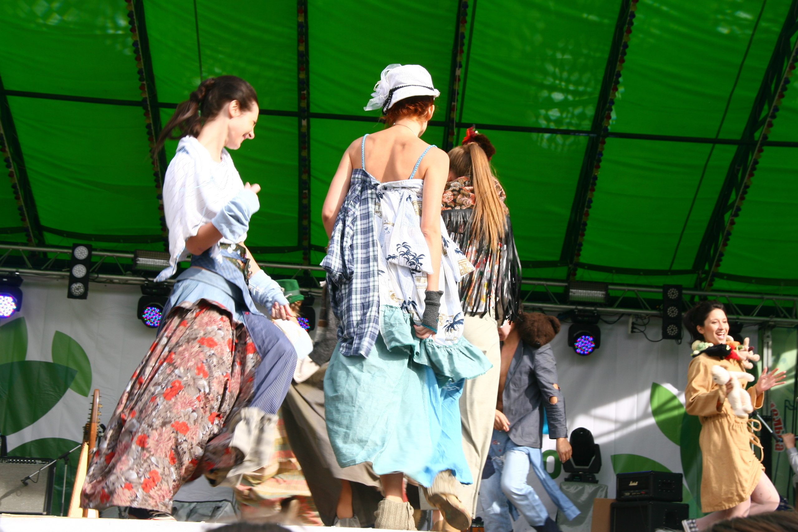 Модный показ. Репортажная фотосъемка в Перми. Фотограф Пермь. Фотосессия в фотостудии Перми и на свежем воздухе