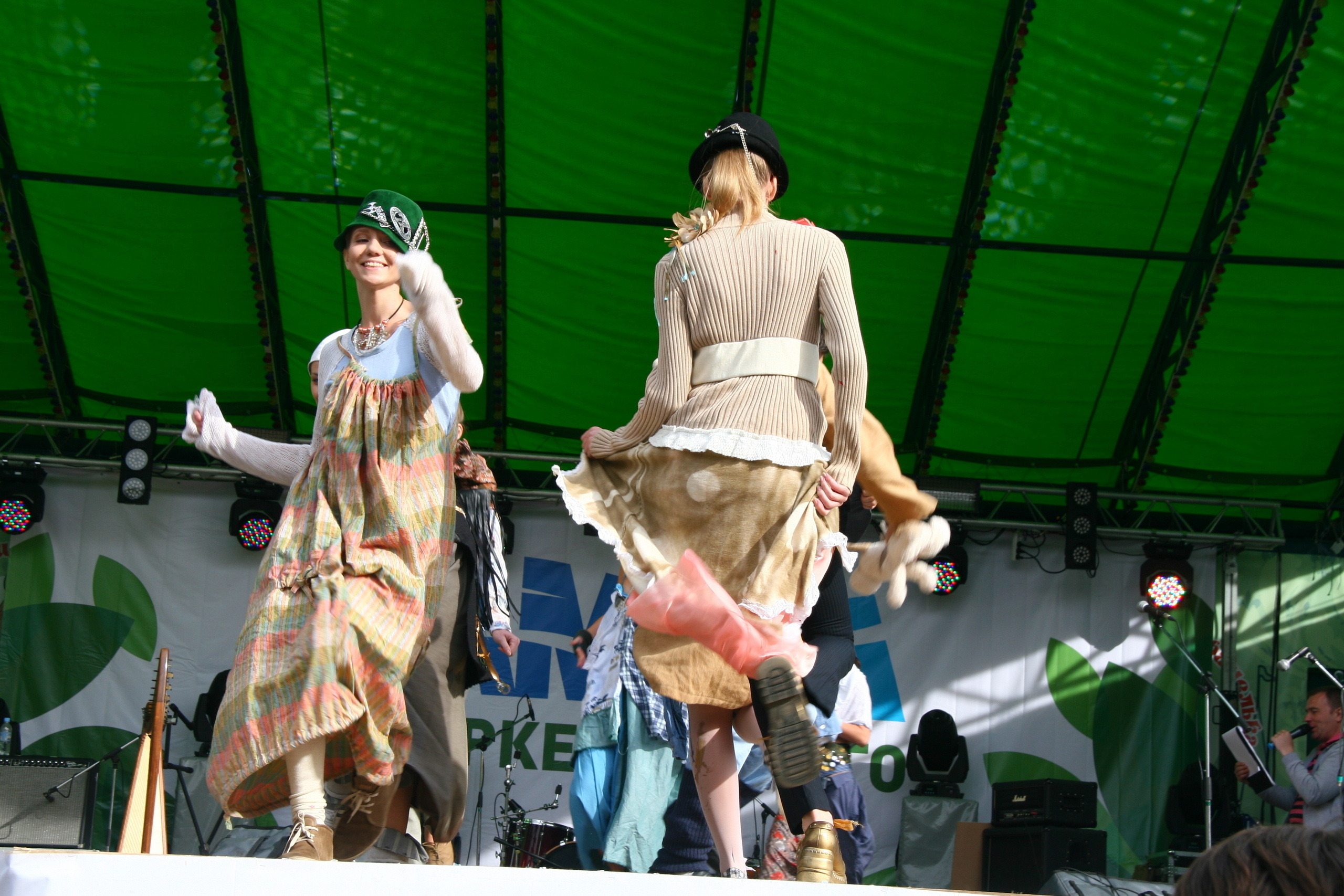 Модный показ. Репортажная фотосъемка в Перми. Фотограф Пермь. Фотосессия в фотостудии Перми и на свежем воздухе