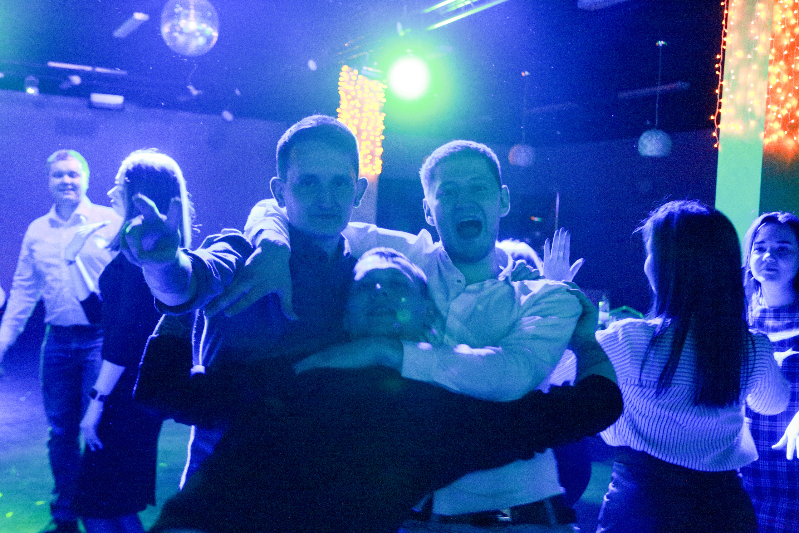 Корпоратив в Перми. Репортажная фотосъемка. Фотограф Пермь. Фотосессия в фотостудии Перми и на свежем воздухе