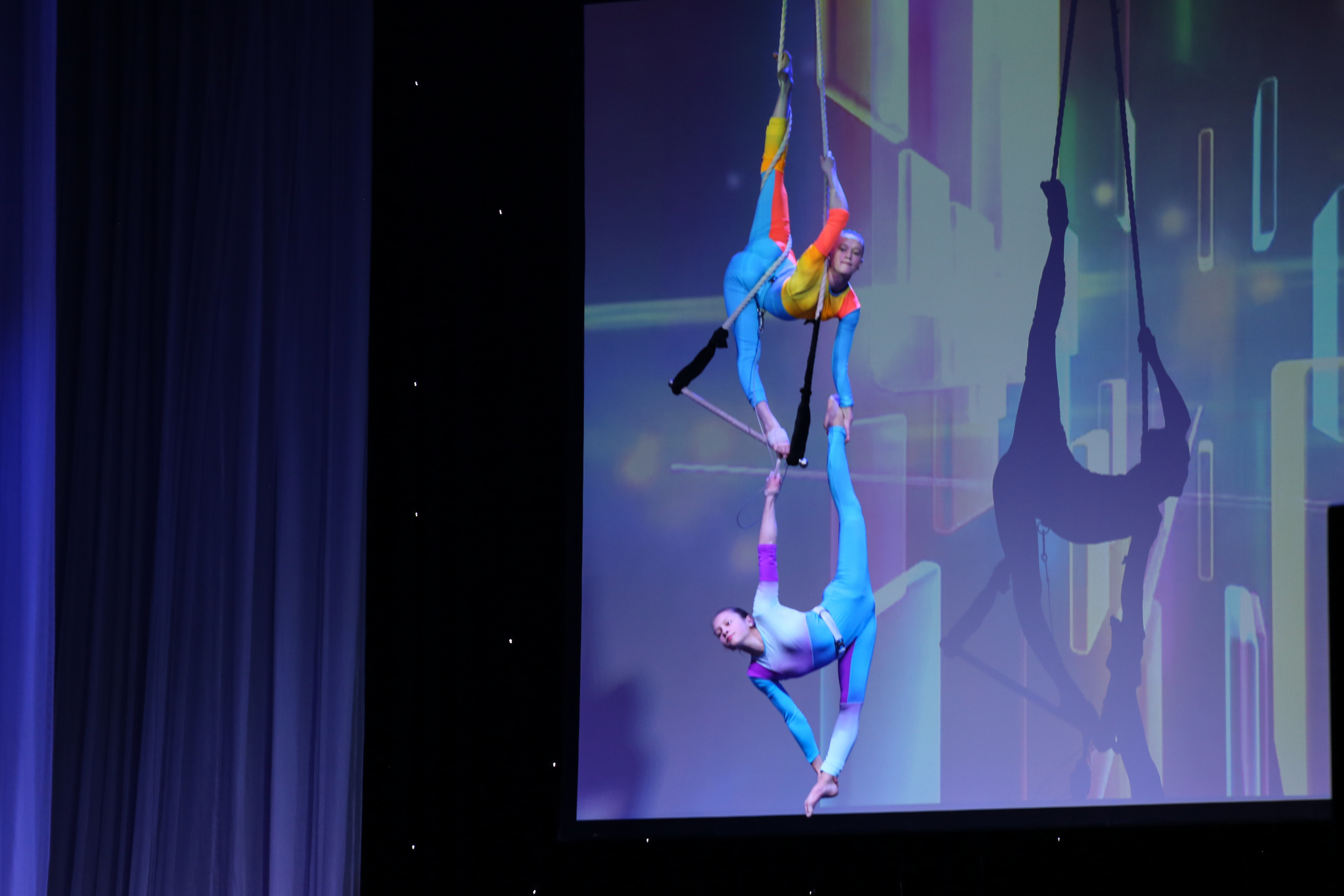 Молодежный форум. Репортажная фотосъемка в Перми. Фотограф Пермь. Фотосессия в фотостудии Перми и на свежем воздухе