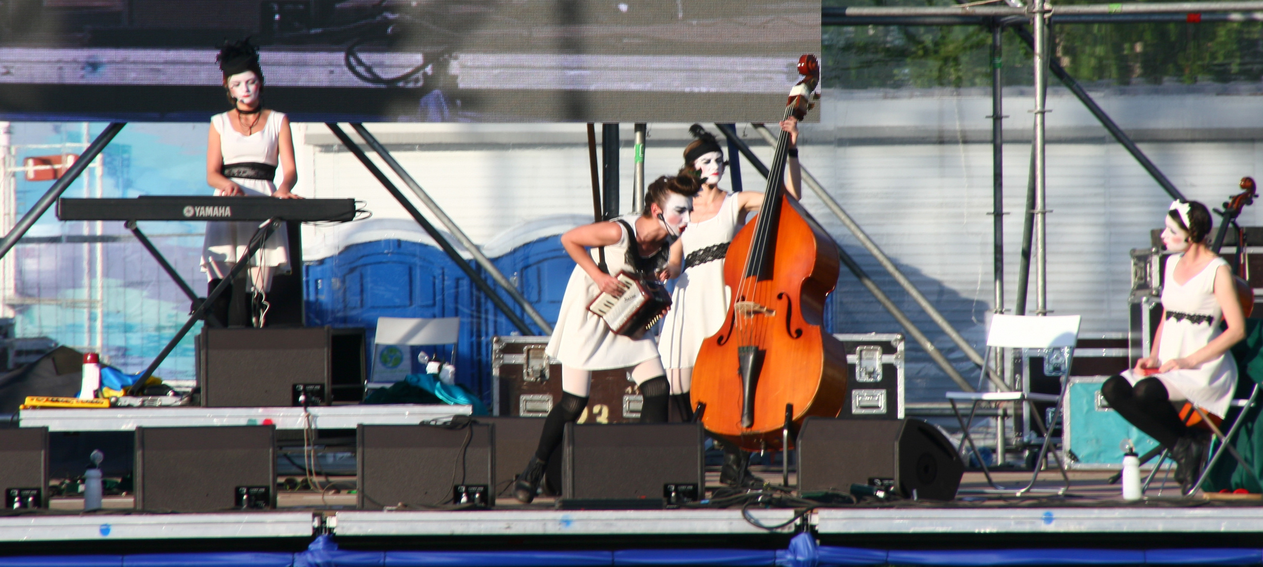 Фестиваль «Белые ночи в Перми». Фотограф Пермь. Фотосессия в фотостудии Перми и на свежем воздухе