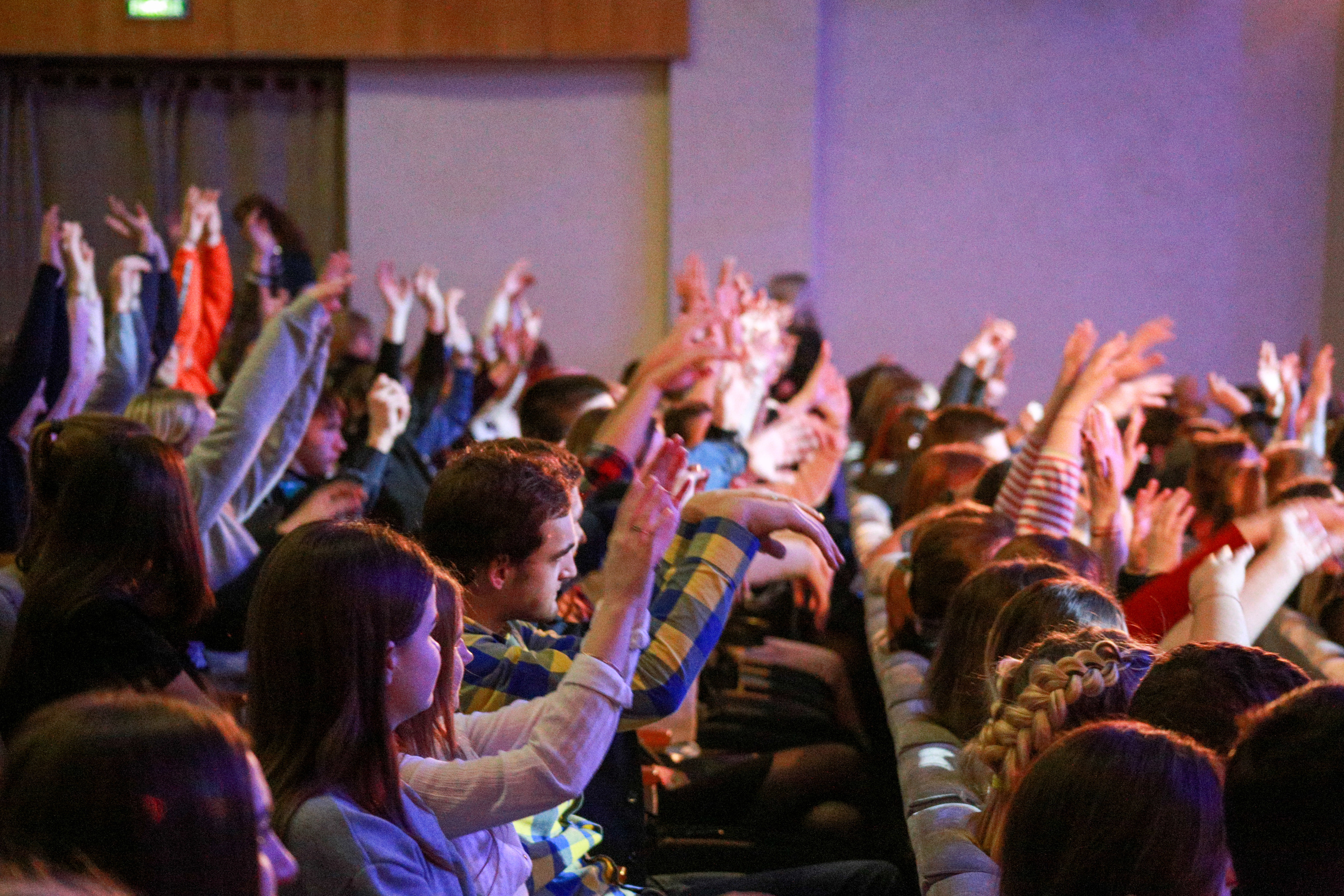 Молодежный форум. Репортажная фотосъемка в Перми. Фотограф Пермь. Фотосессия в фотостудии Перми и на свежем воздухе
