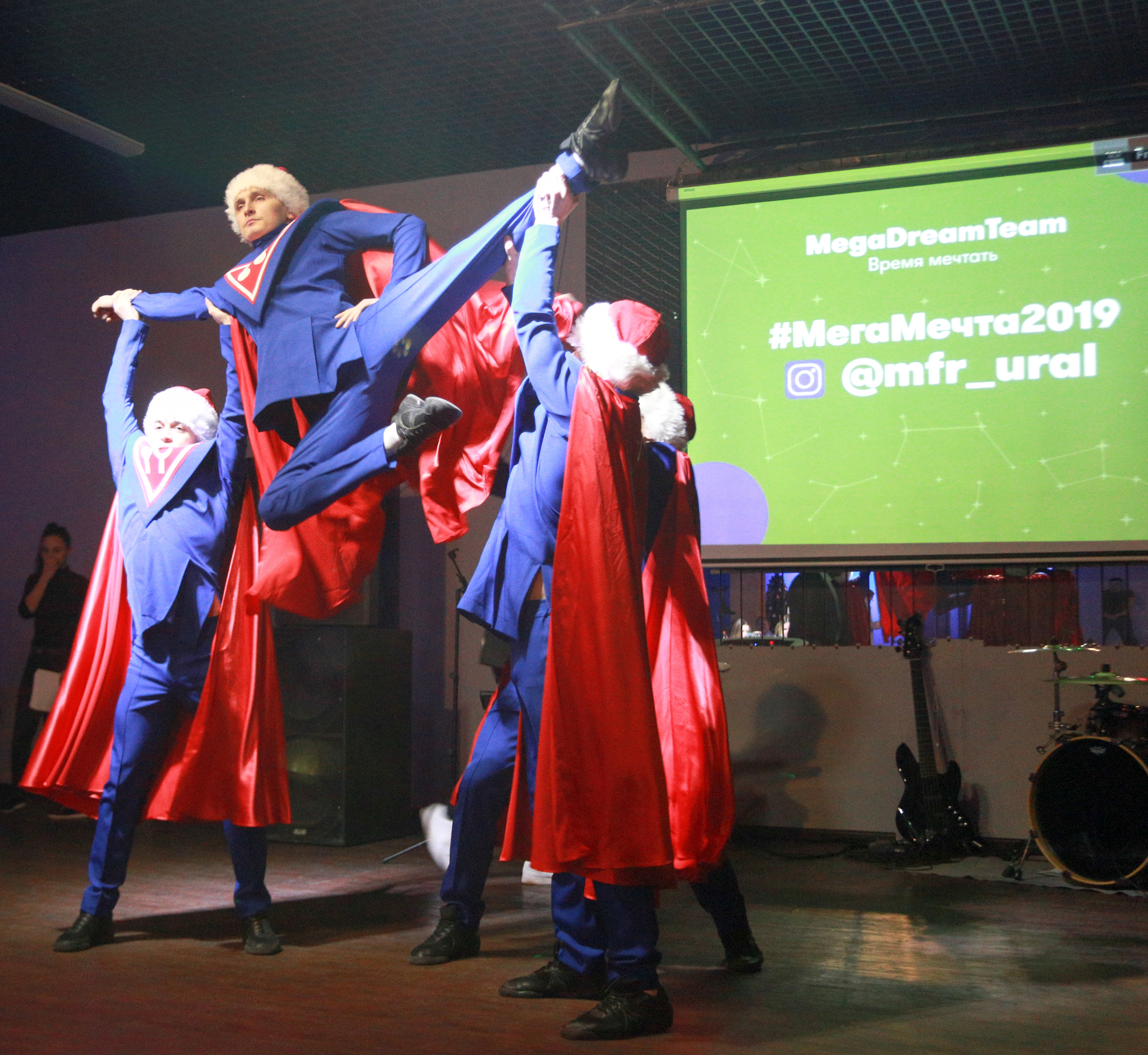 Корпоратив в Перми. Репортажная фотосъемка. Фотограф Пермь. Фотосессия в фотостудии Перми и на свежем воздухе