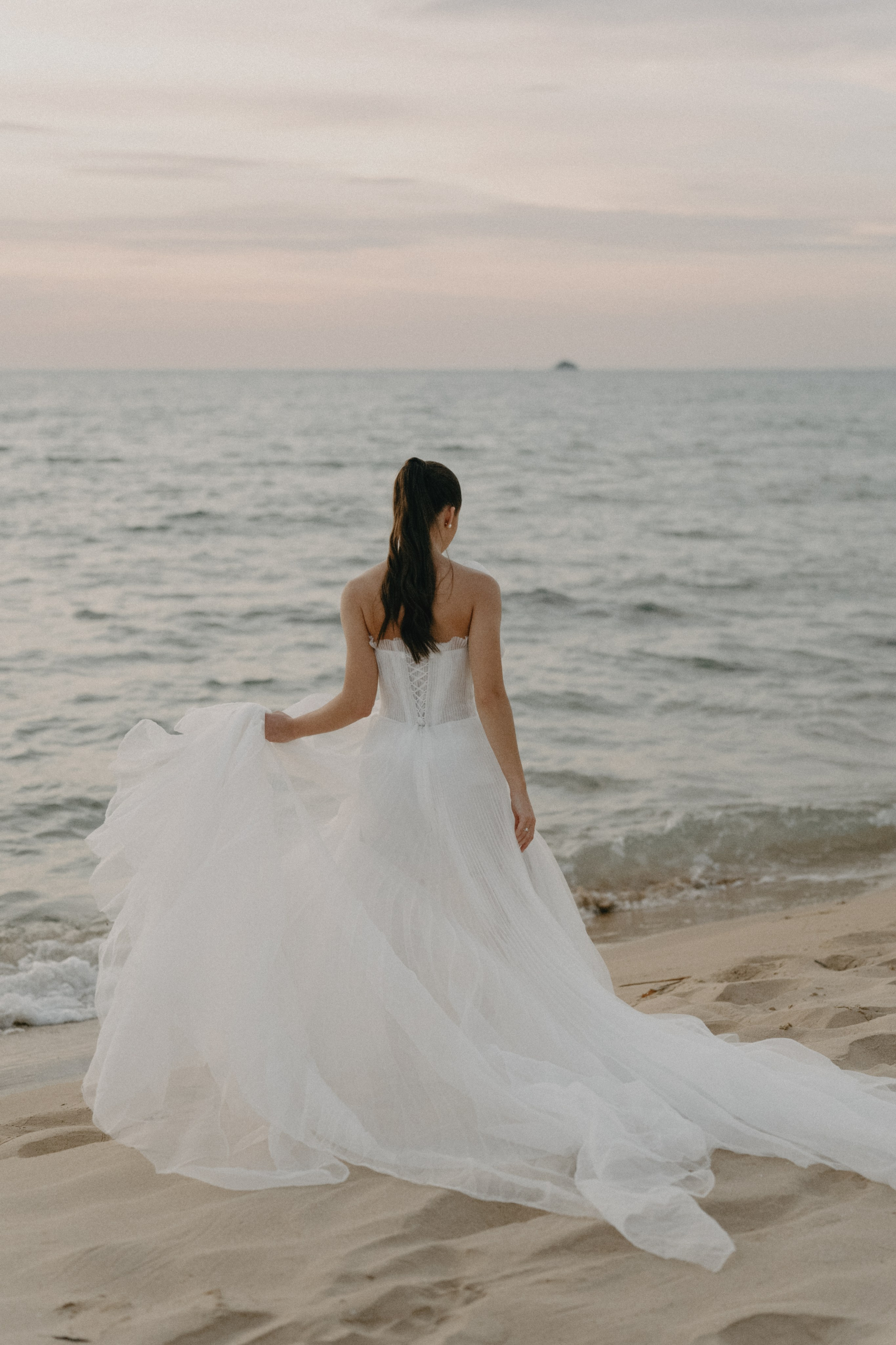 Иван & Анастасия. La Marée wedding agency Свадебное агентство на Фукуоке, Вьетнам — организация свадеб, декор, координация и помощь парам для идеального дня