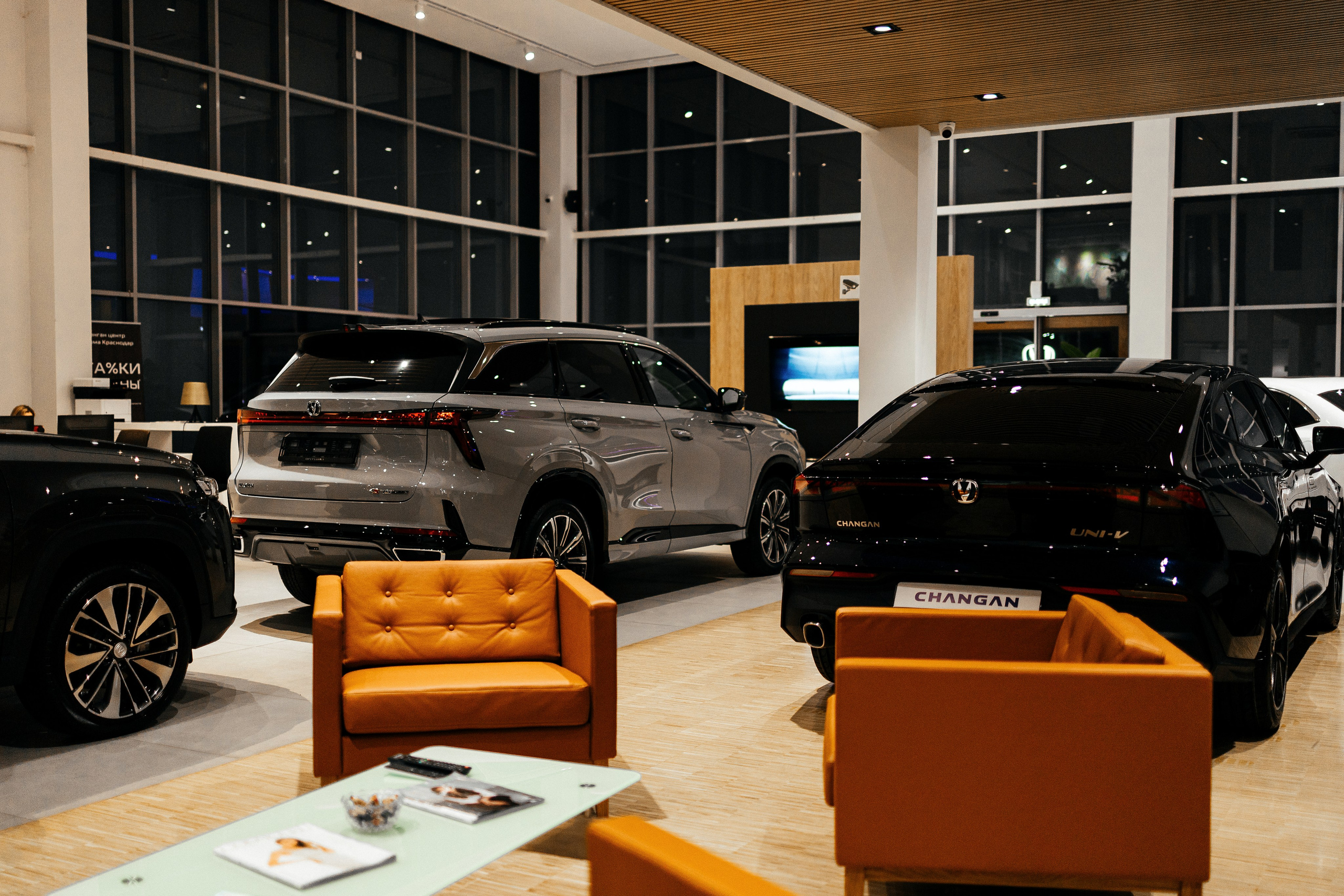 Автосалон OMODA \ Jaecoo \ Changan. Фотограф в Краснодаре Лагунов Владимир