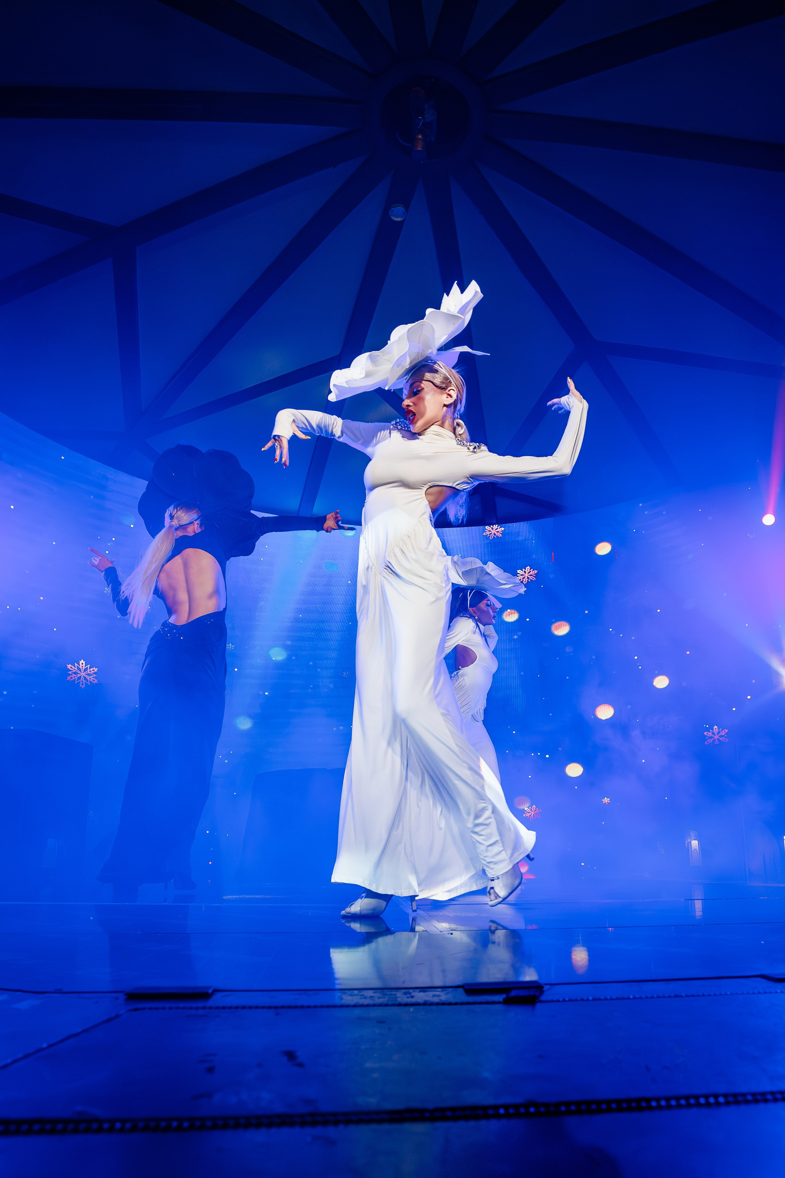 Новогодняя шоу-программа «MAGIC TIME» в PTIZZA BAR_Ялта_31.12.2025. Аминов Руслан | Фотограф