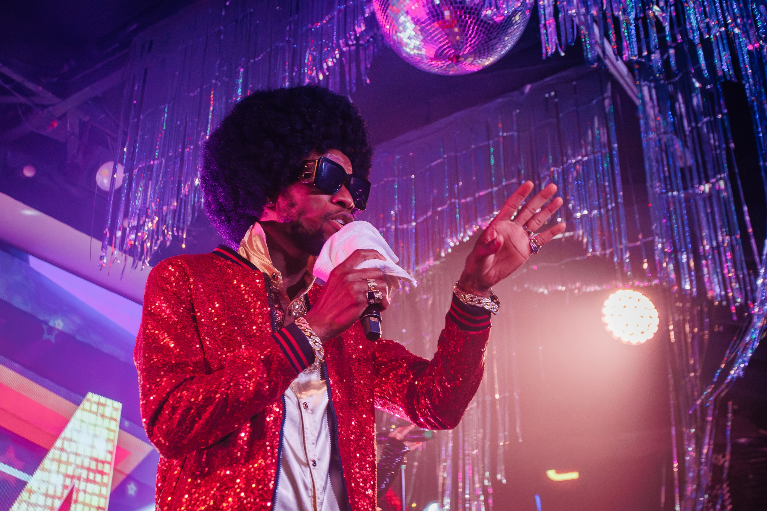 «Magic of BONEY`M «_Чайка на пляже_Ялта_06.12.2025 г. Аминов Руслан | Фотограф