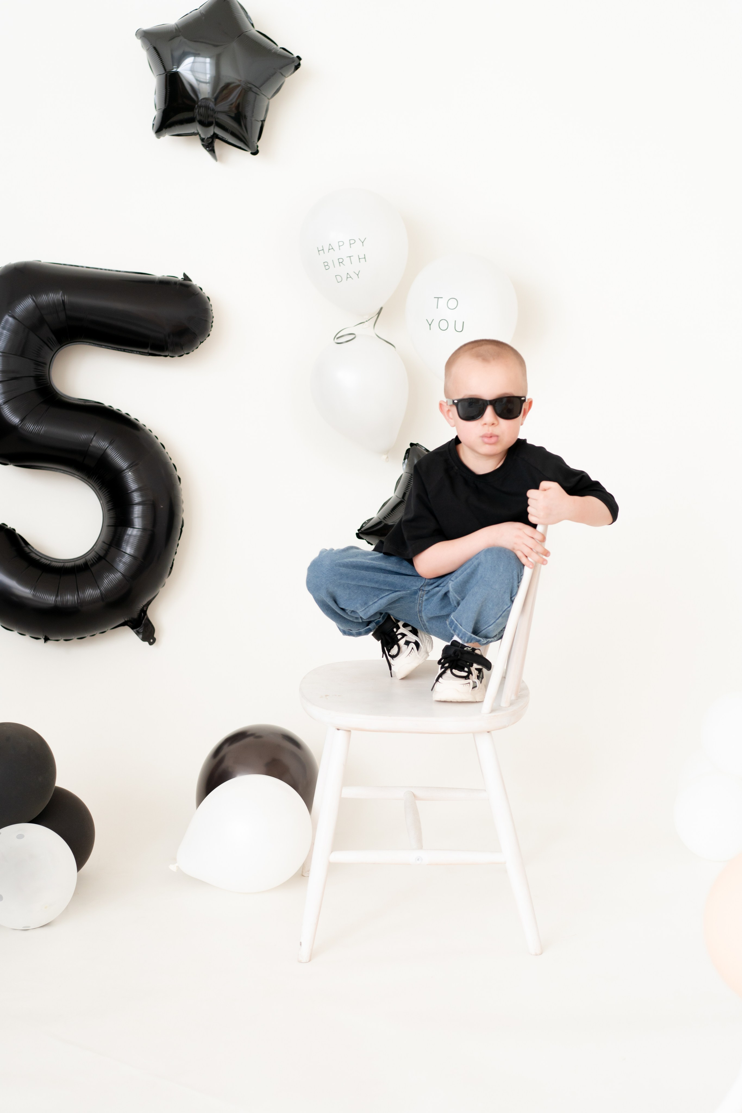 С Днём Рождения ребенка, портрет. Детская, семейная фотостудия в Санкт-Петербурге