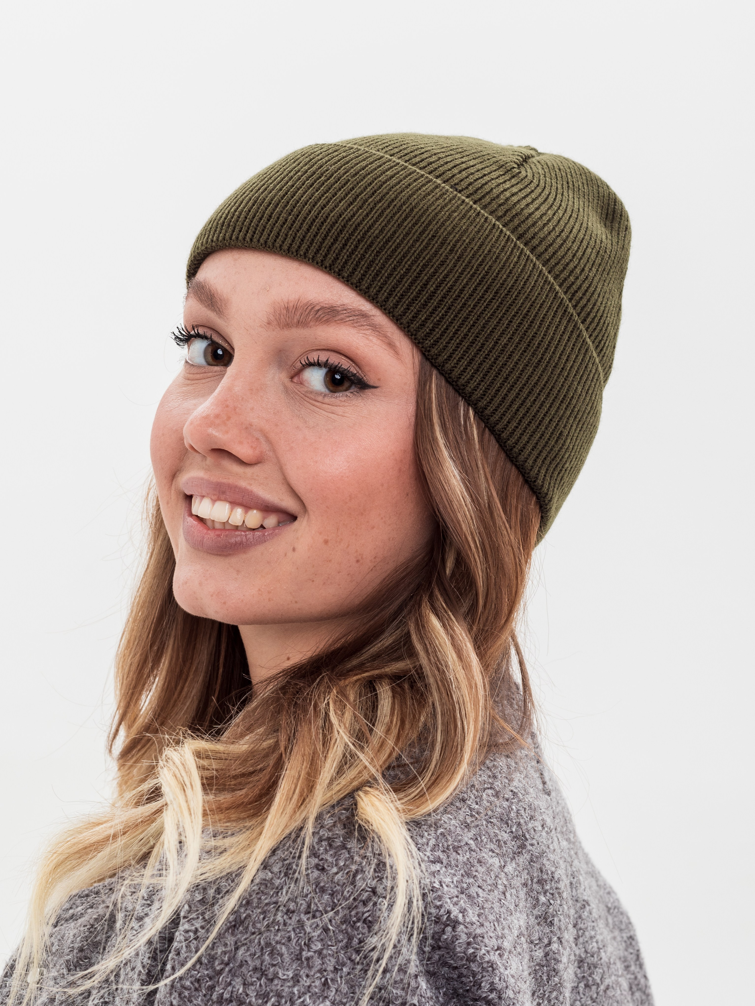 Шапки, кепки. Съёмки для брендов и маркетплейсов