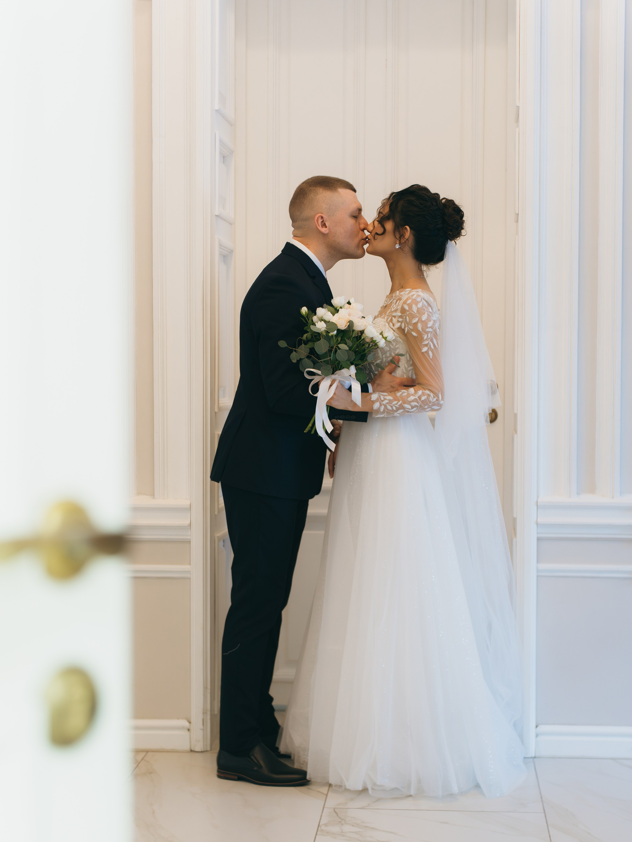 Свадебная фотосессия в загсе. Фотограф из Екатеринбурга Алена Мусалимова