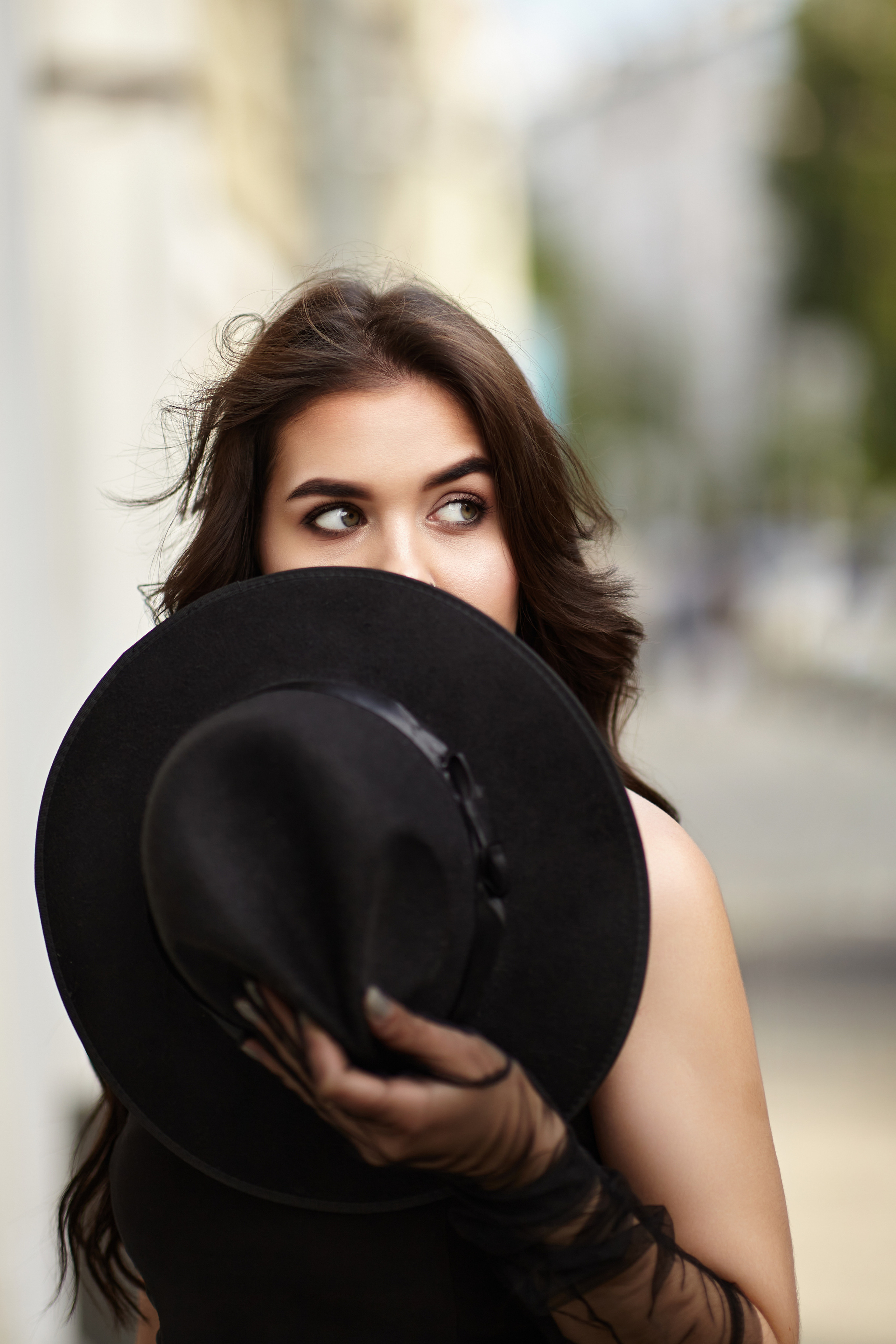 Уличные фотографии с моделью.