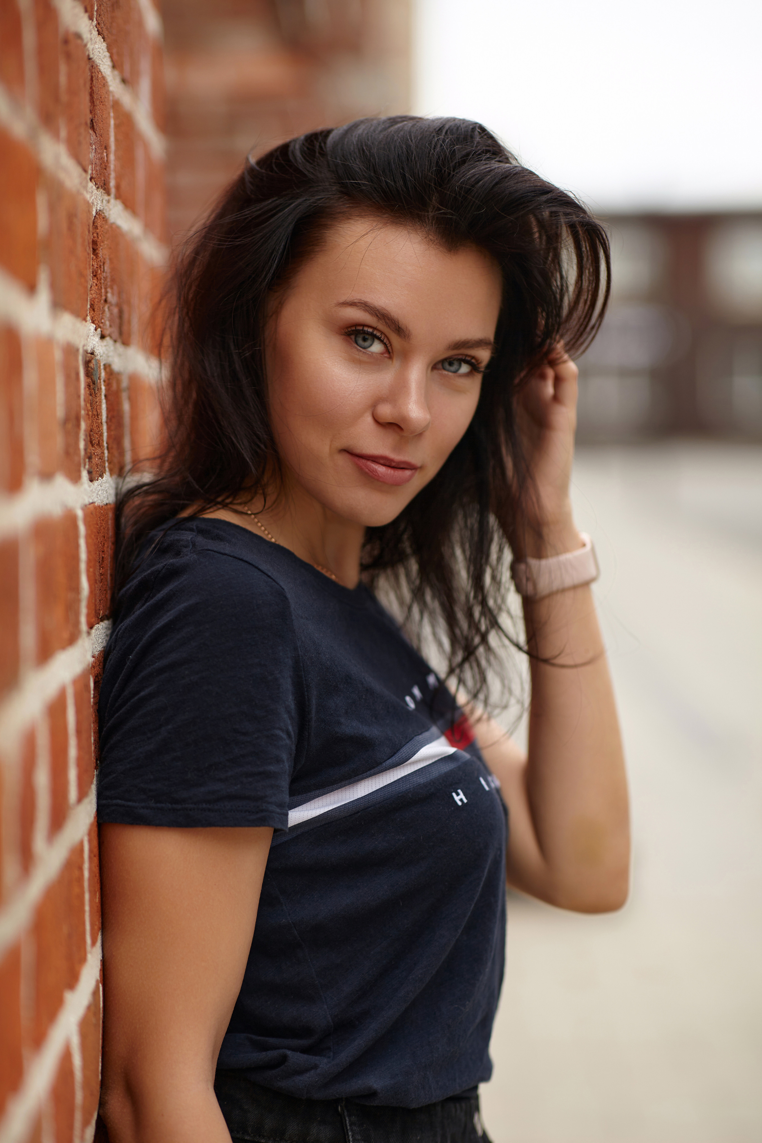 Фотографии на городских улицах: модель и стиль.