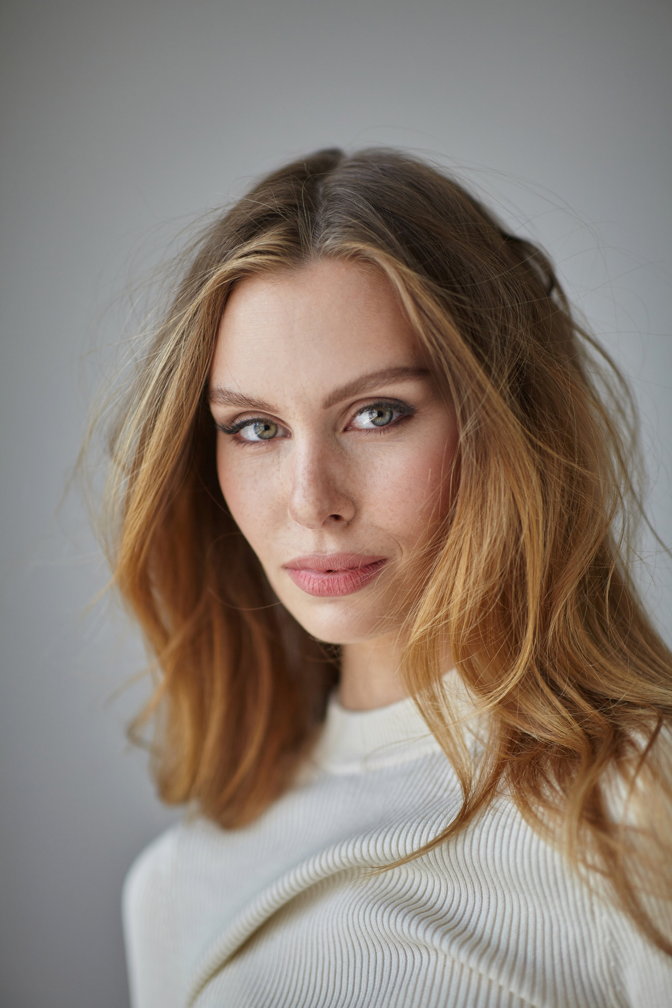 Качественные портреты модели в Москве.
