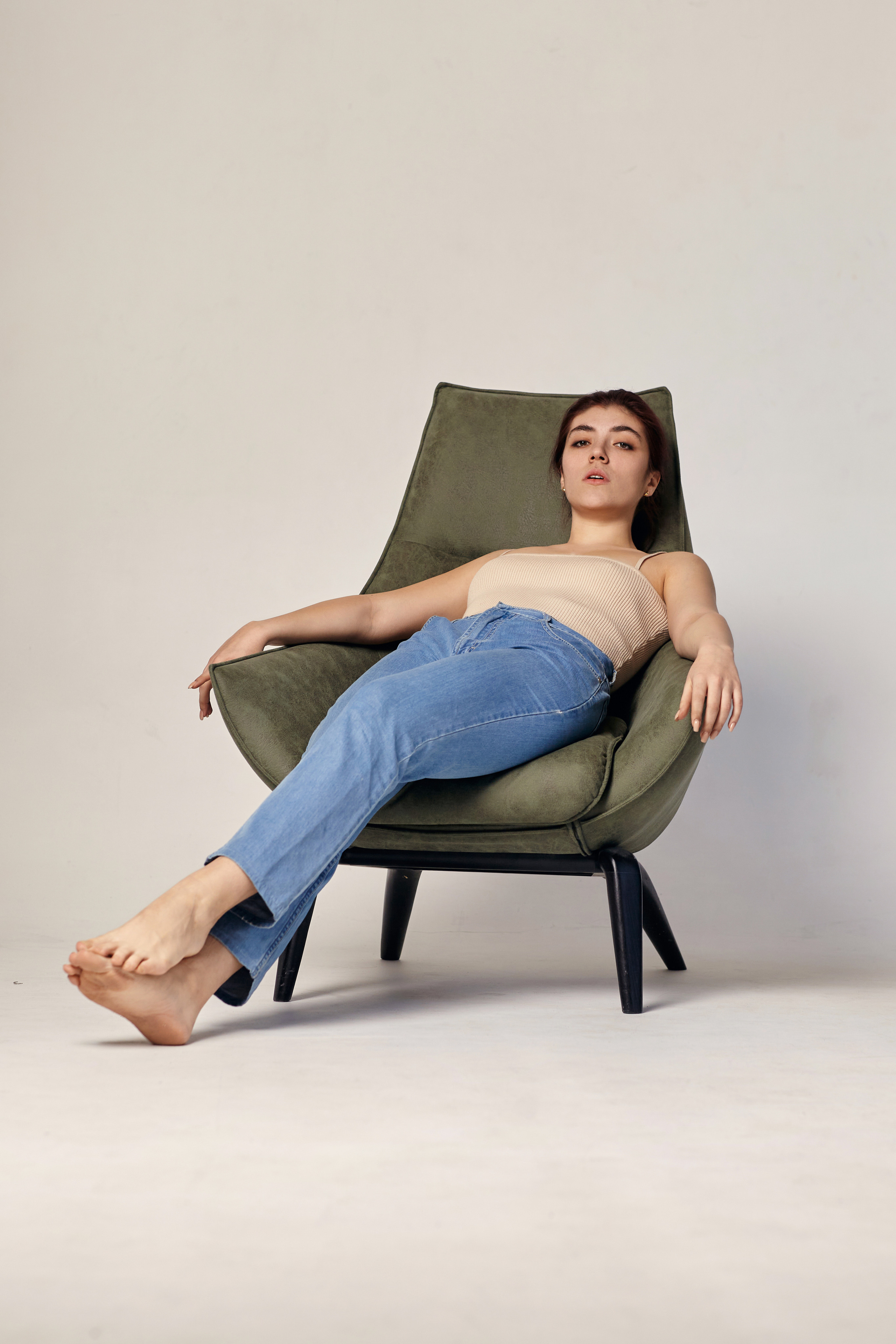 Утонченность и стиль на студийных фото.