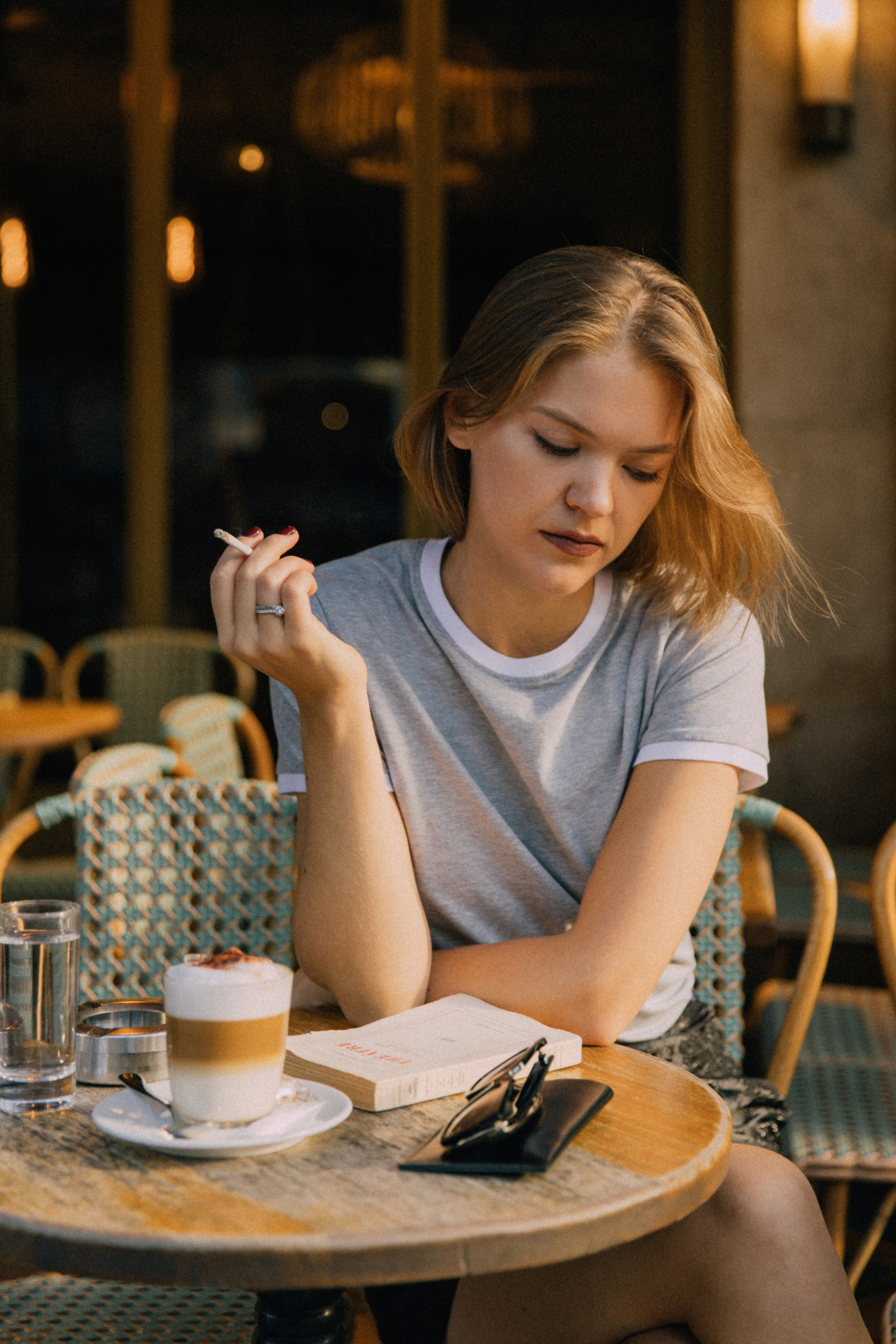 September sun. Photographer in Paris