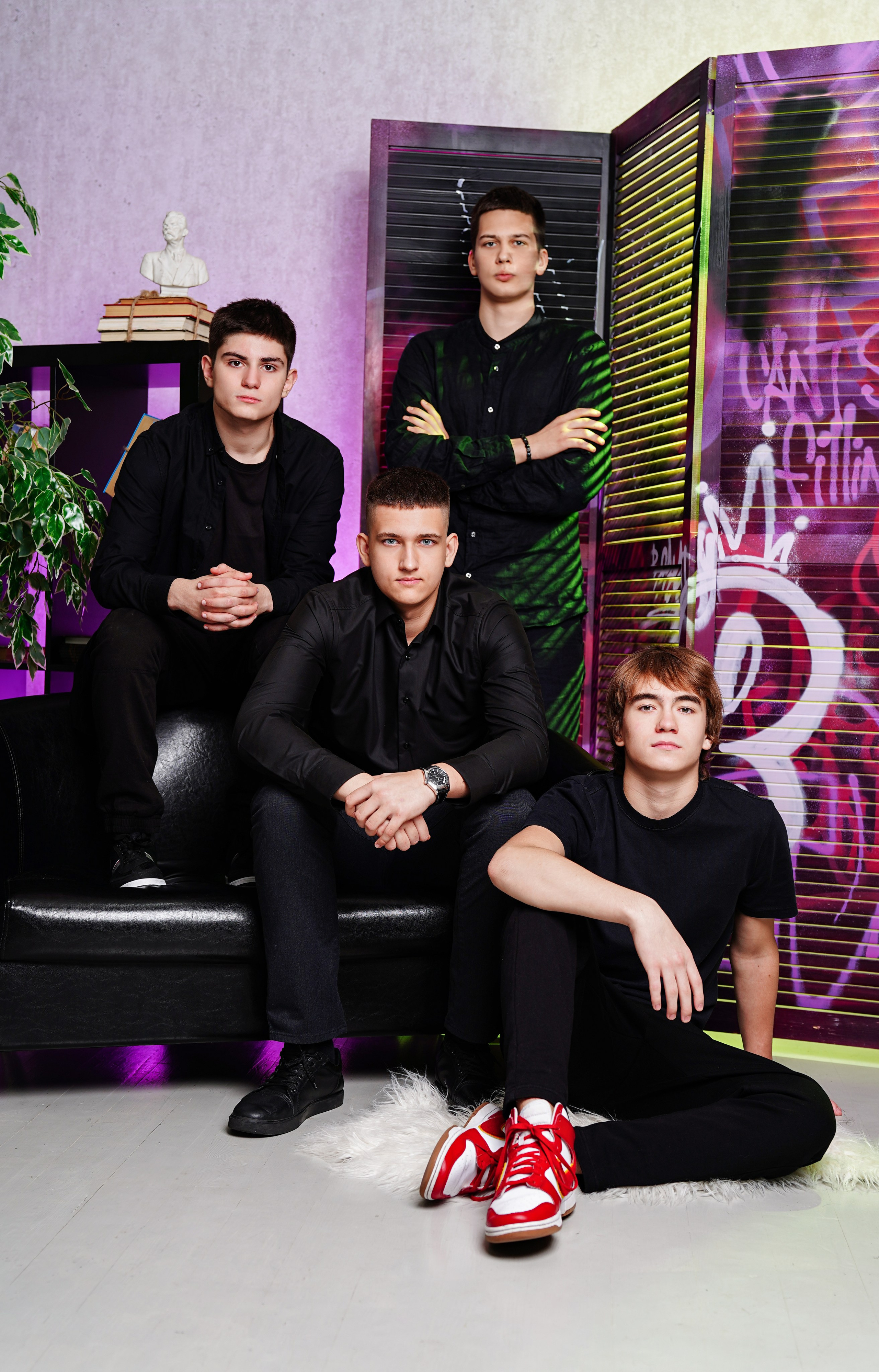 Мелкие группы / старшие классы. MEMENTO.Выпускные альбомы, школьные, юбилейные и другие книги. Ростов-на-Дону