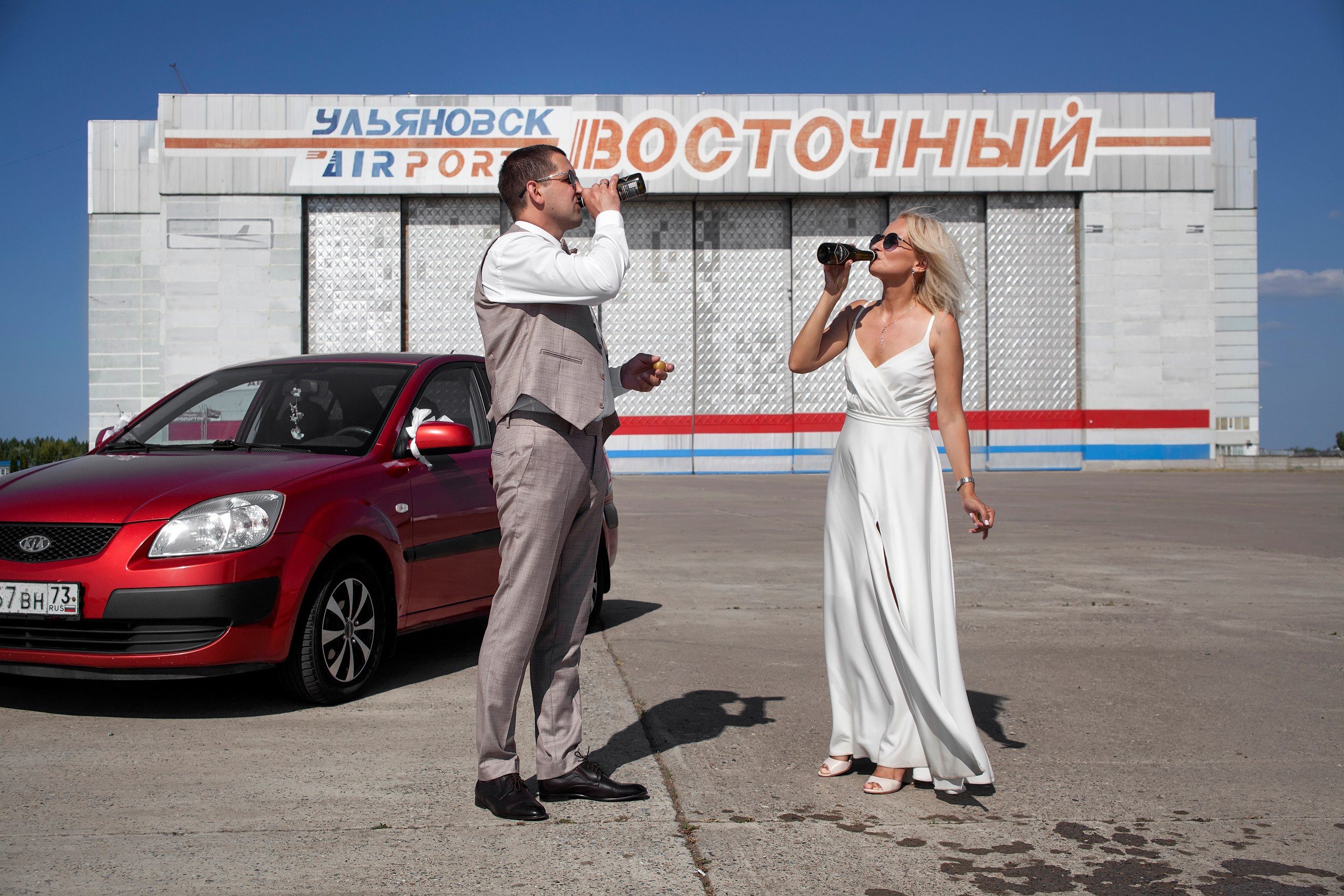 Свадебная прогулка в аэропорту, фотограф Ульяновск