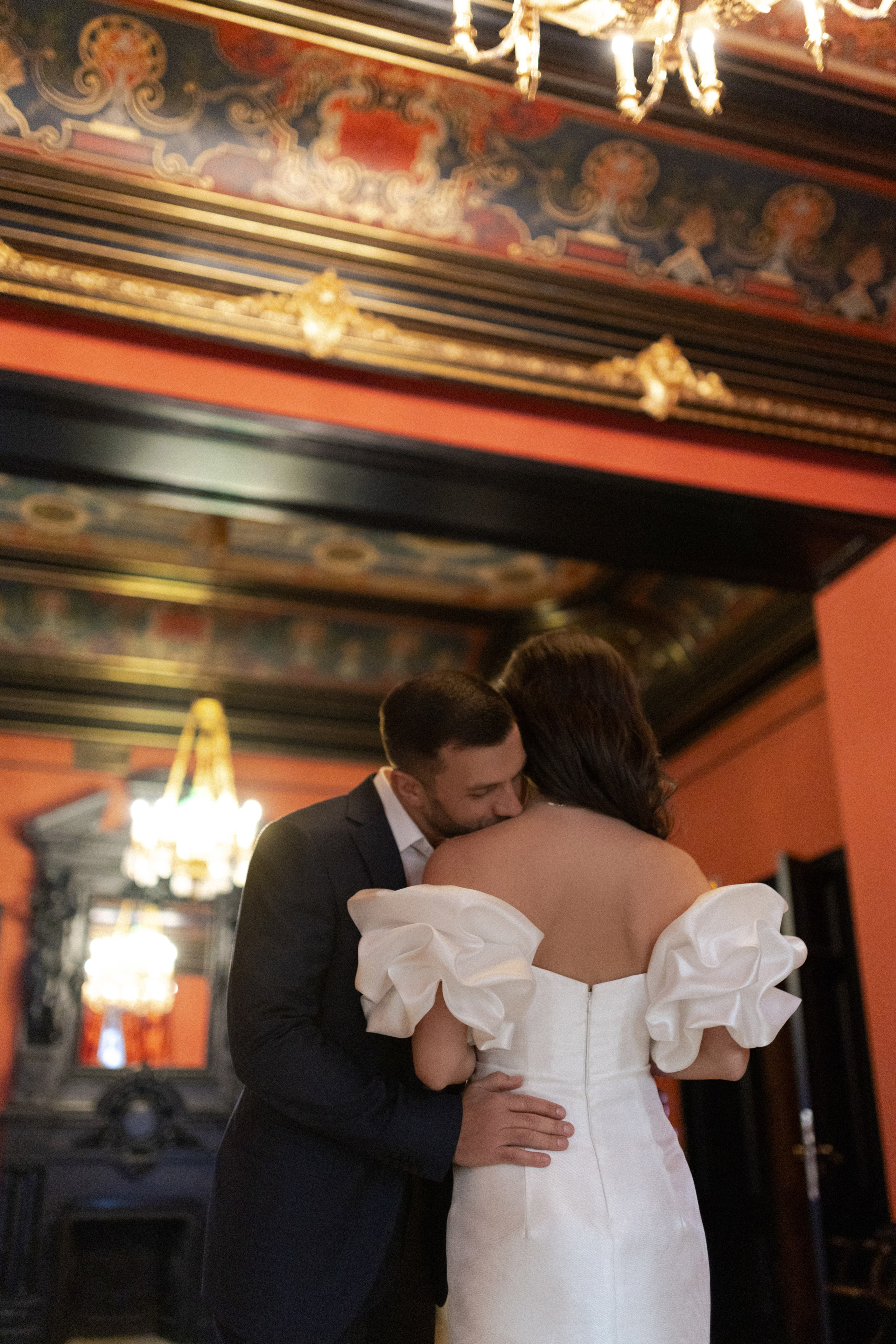 Свадебная фотосессия в особняке. Сестры Карабаза. Фотографы и ретушеры в Москве и Санкт-Петербурге