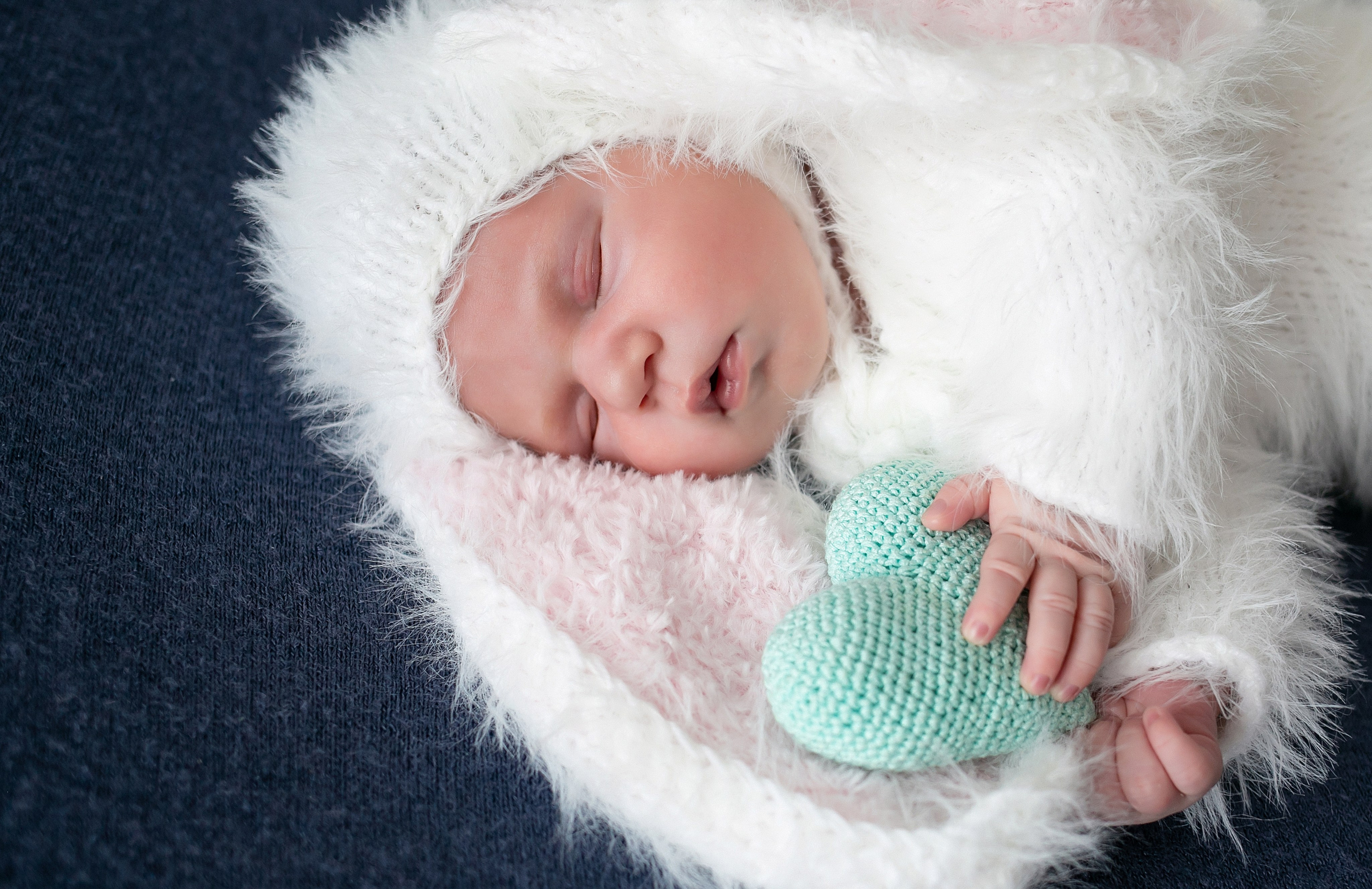 Новорожденные. Фотограф новорожденных и семейный фотограф НСО г. Бердск Марина Львова