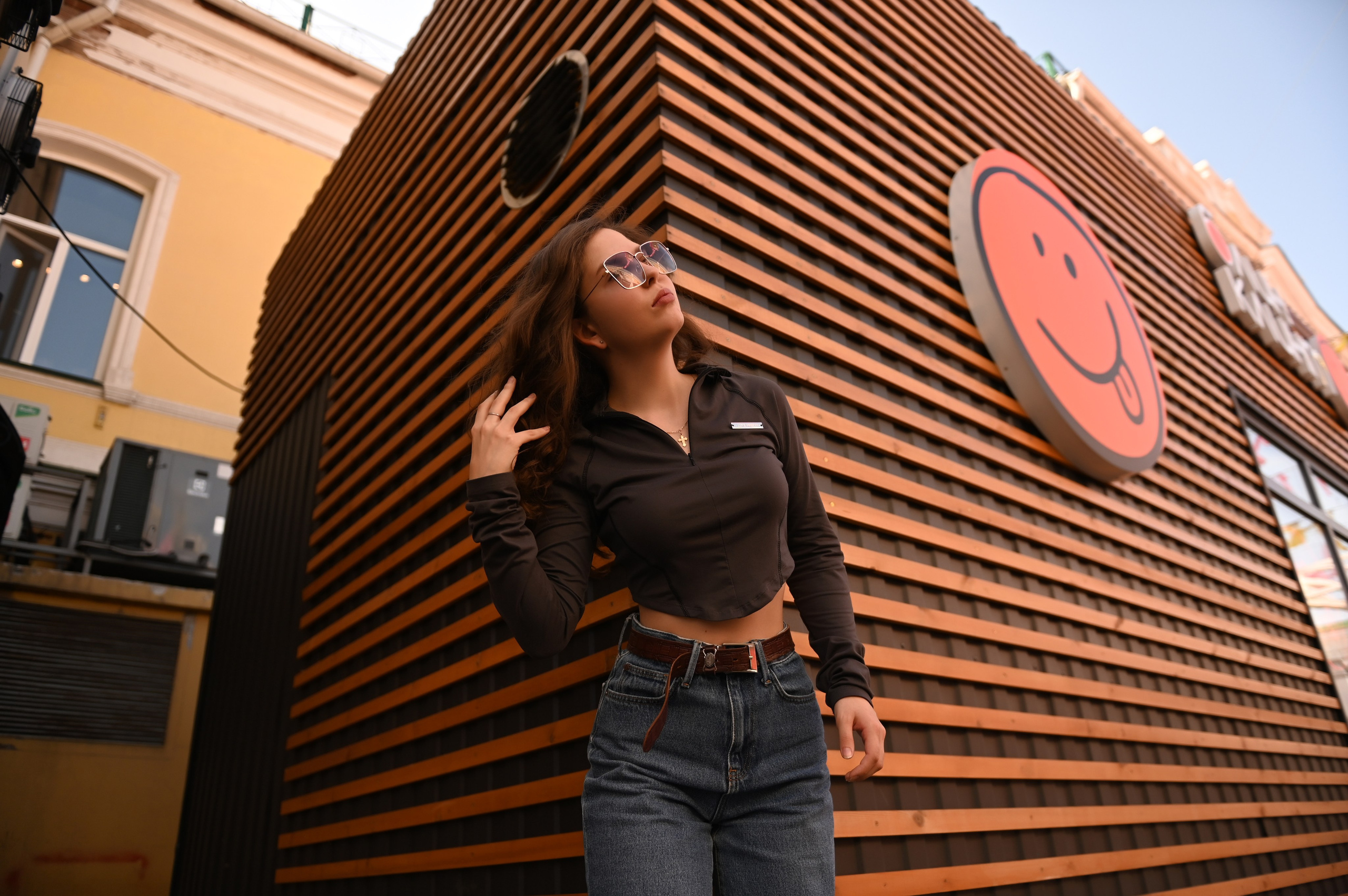 Индивидуальная прогулочная в городе. Свадебный, семейный, детский, контент фотограф в Омске Максим Ильин