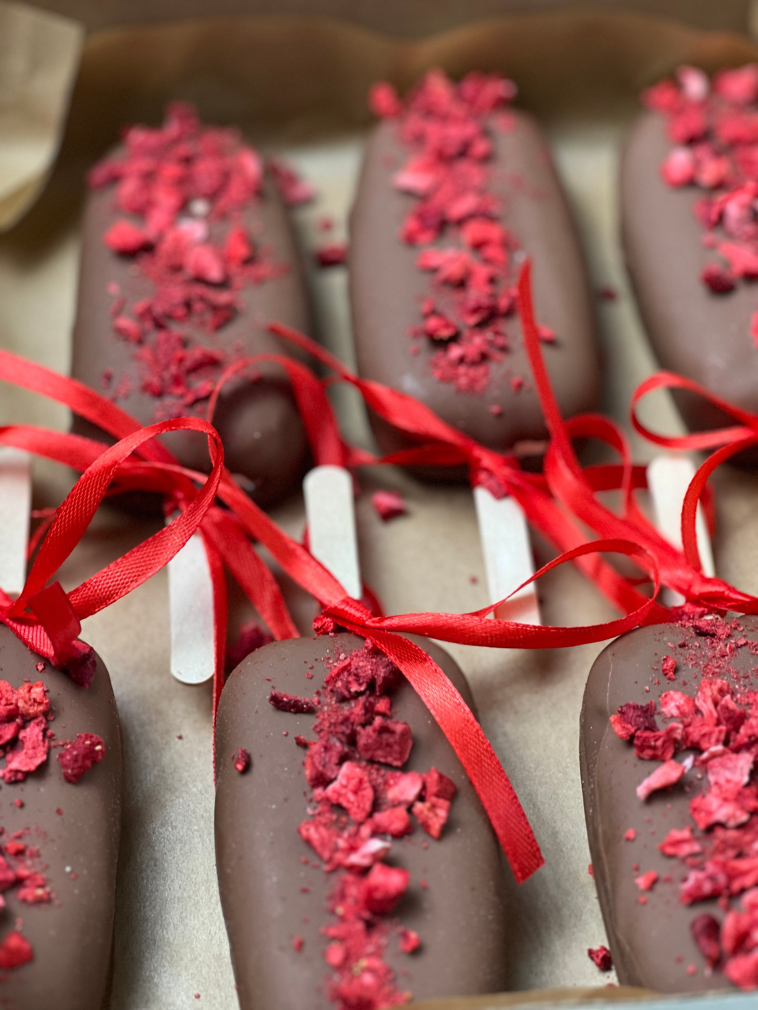 Торты и десерты. Выездной кейтеринг, съедобные букеты, торты и сладости на заказ