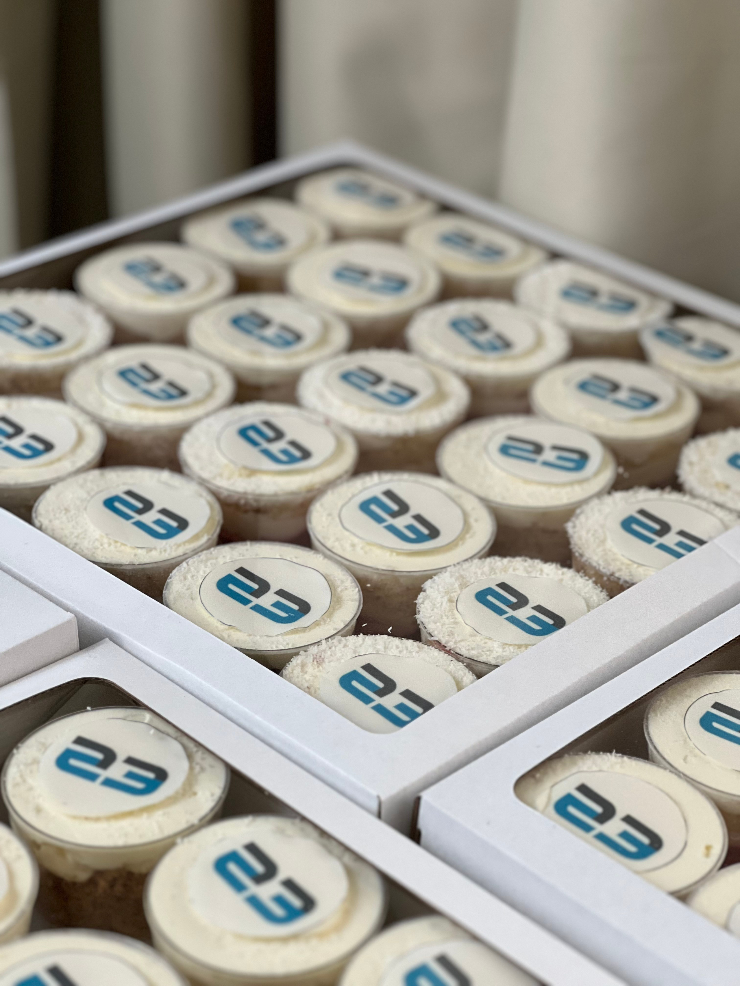 Торты и десерты. Выездной кейтеринг, съедобные букеты, торты и сладости на заказ