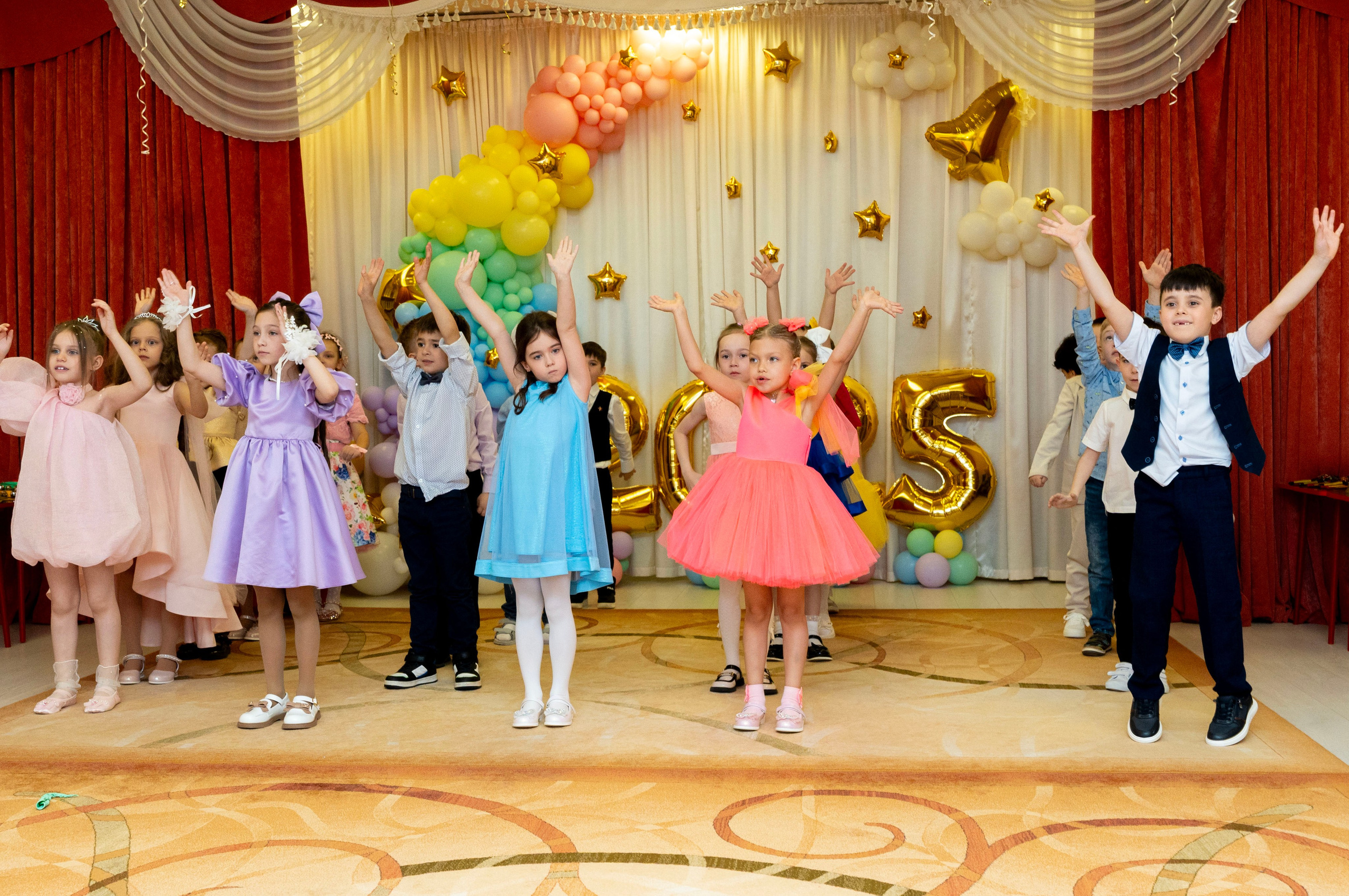 Выпускные в саду. Фотограф Юлия Попова