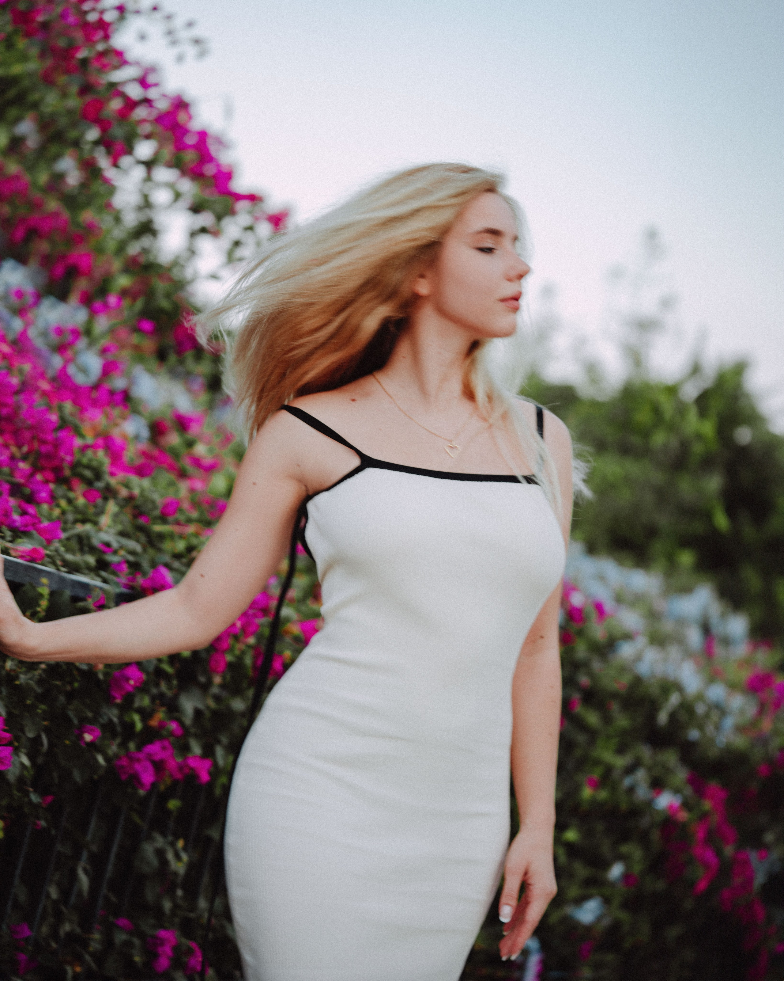 В цветущем саду. Портретный и свадебный фотограф в Москве Финкельштенй Анна