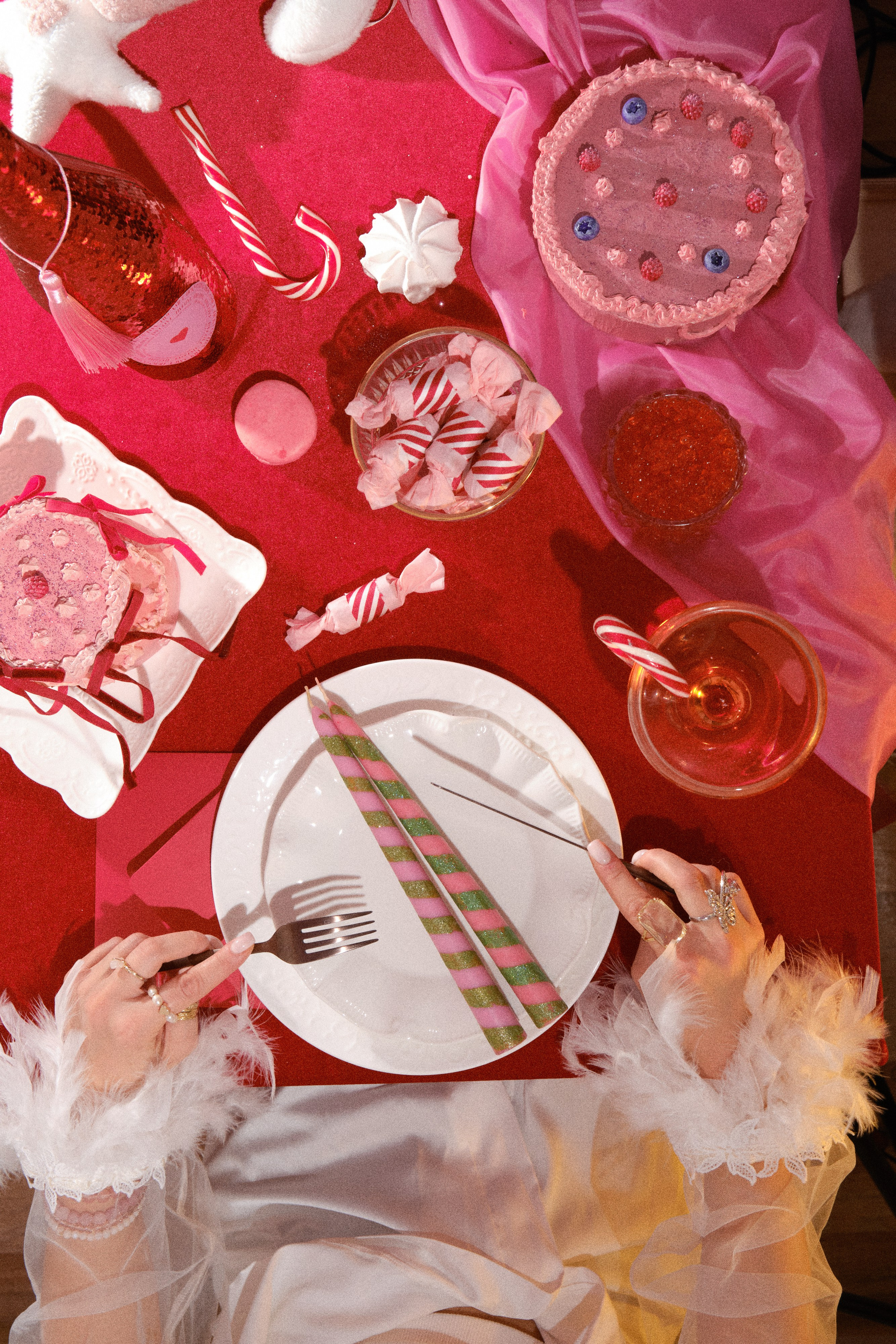 К празднику. Предмет искусства