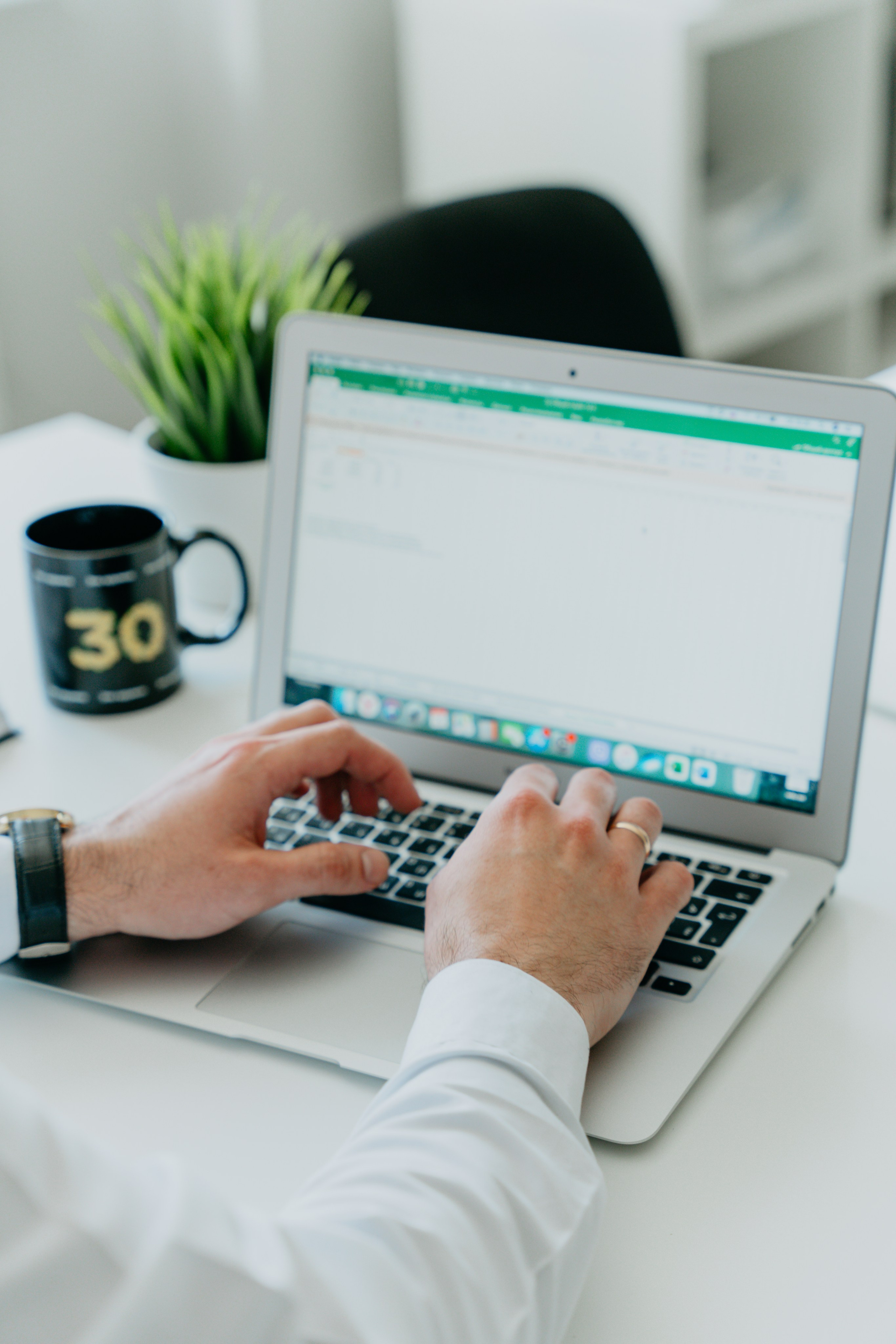 Юристы. Контент