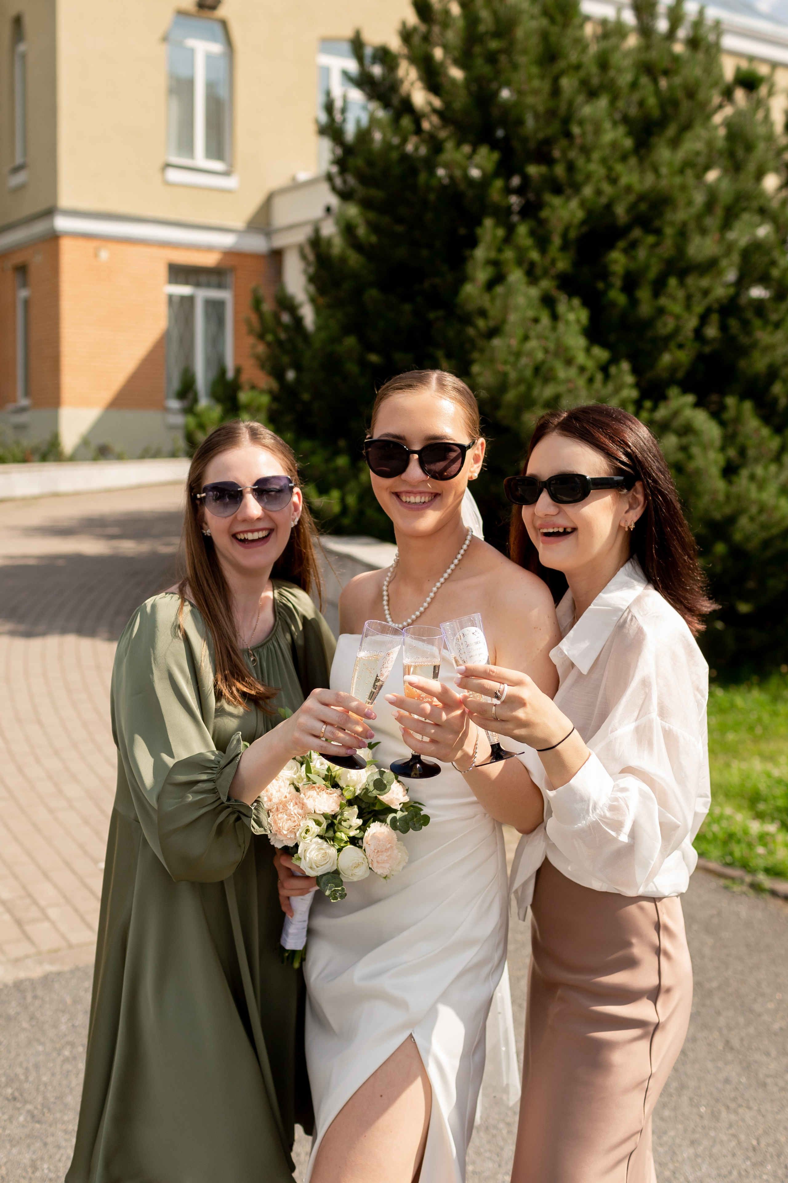 Свадебная фотопрогулка у Лахты. Свадебный фотограф Кирилл Белый