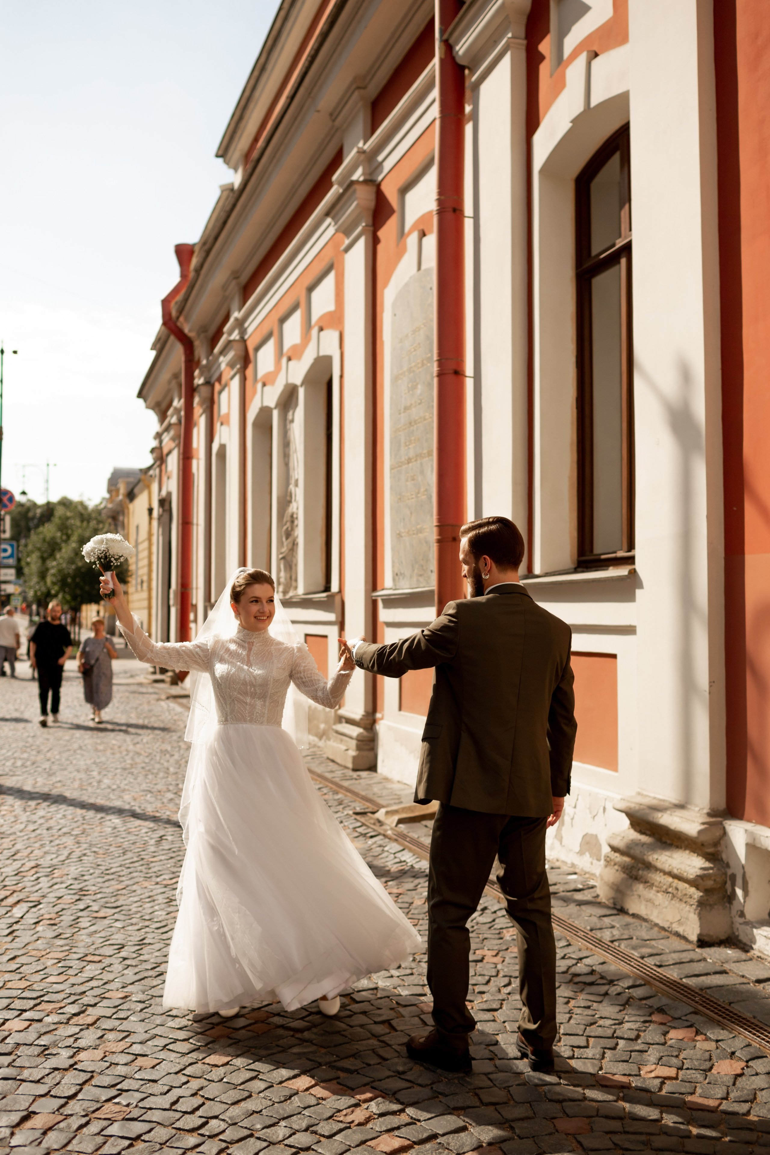 Свадебная фотопрогулка в Петербурге. Свадебный фотограф Кирилл Белый