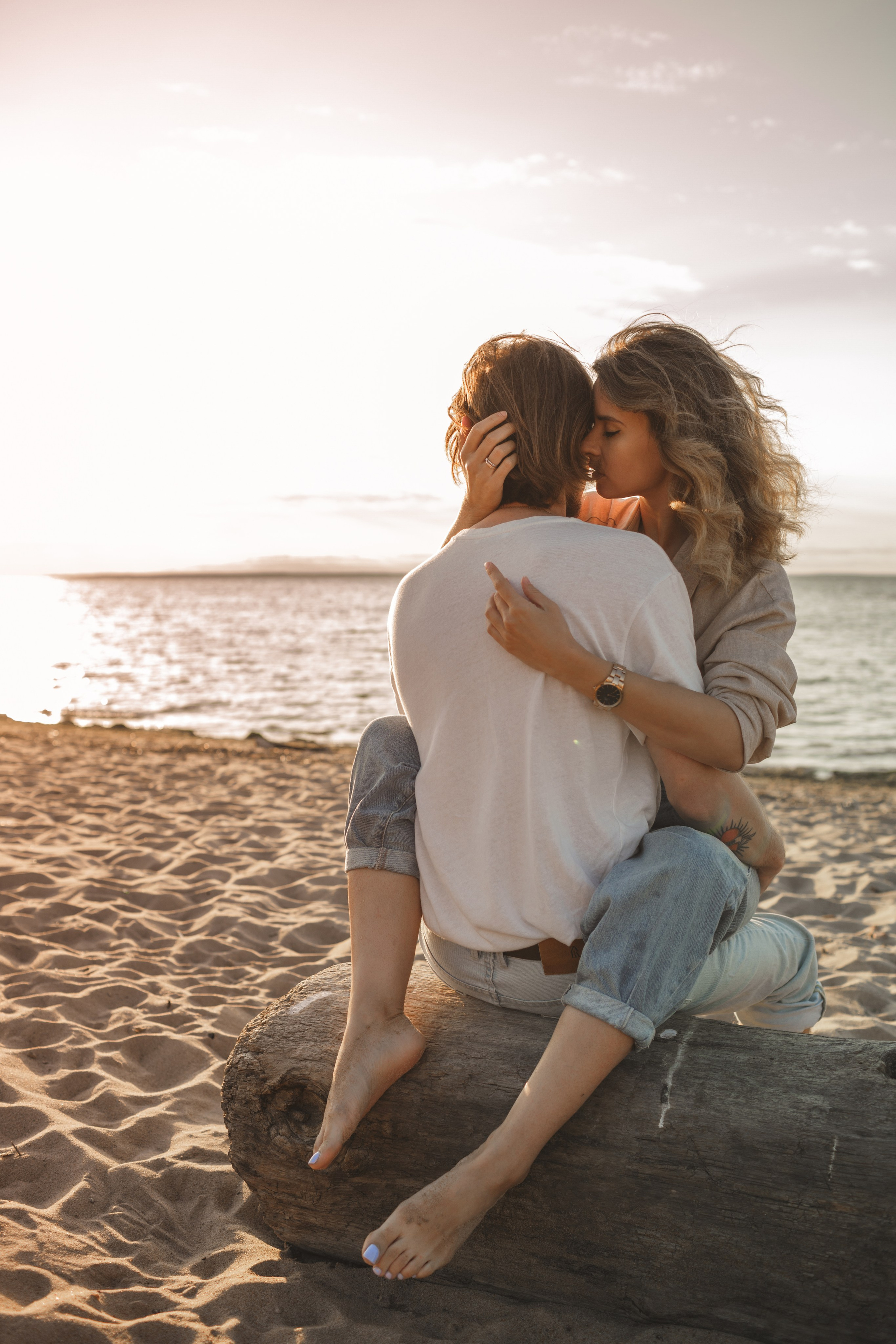 Фотосессия пары на закате. Свадебный фотограф Кирилл Белый