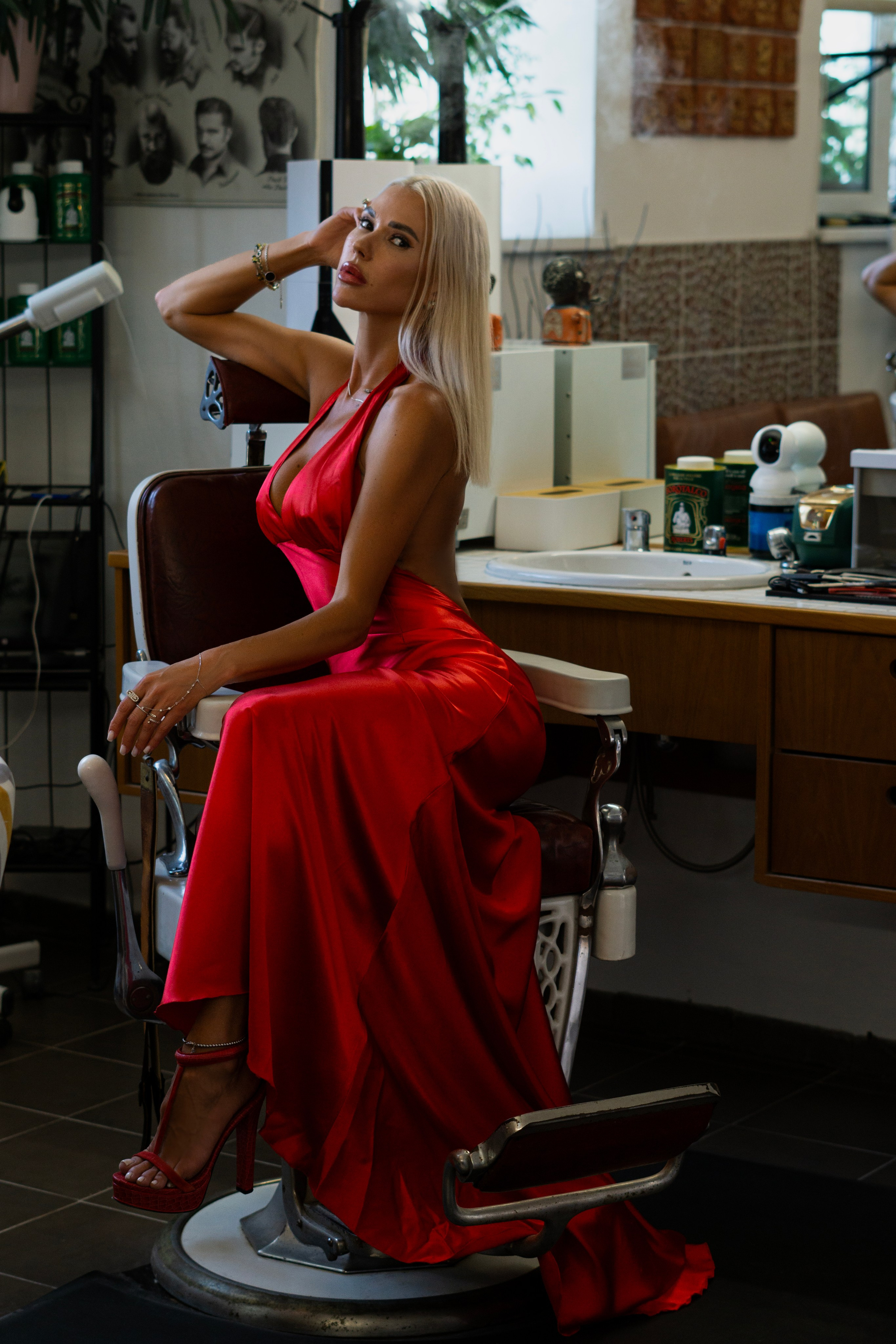 Барбершоп. Фотограф в стиле ню