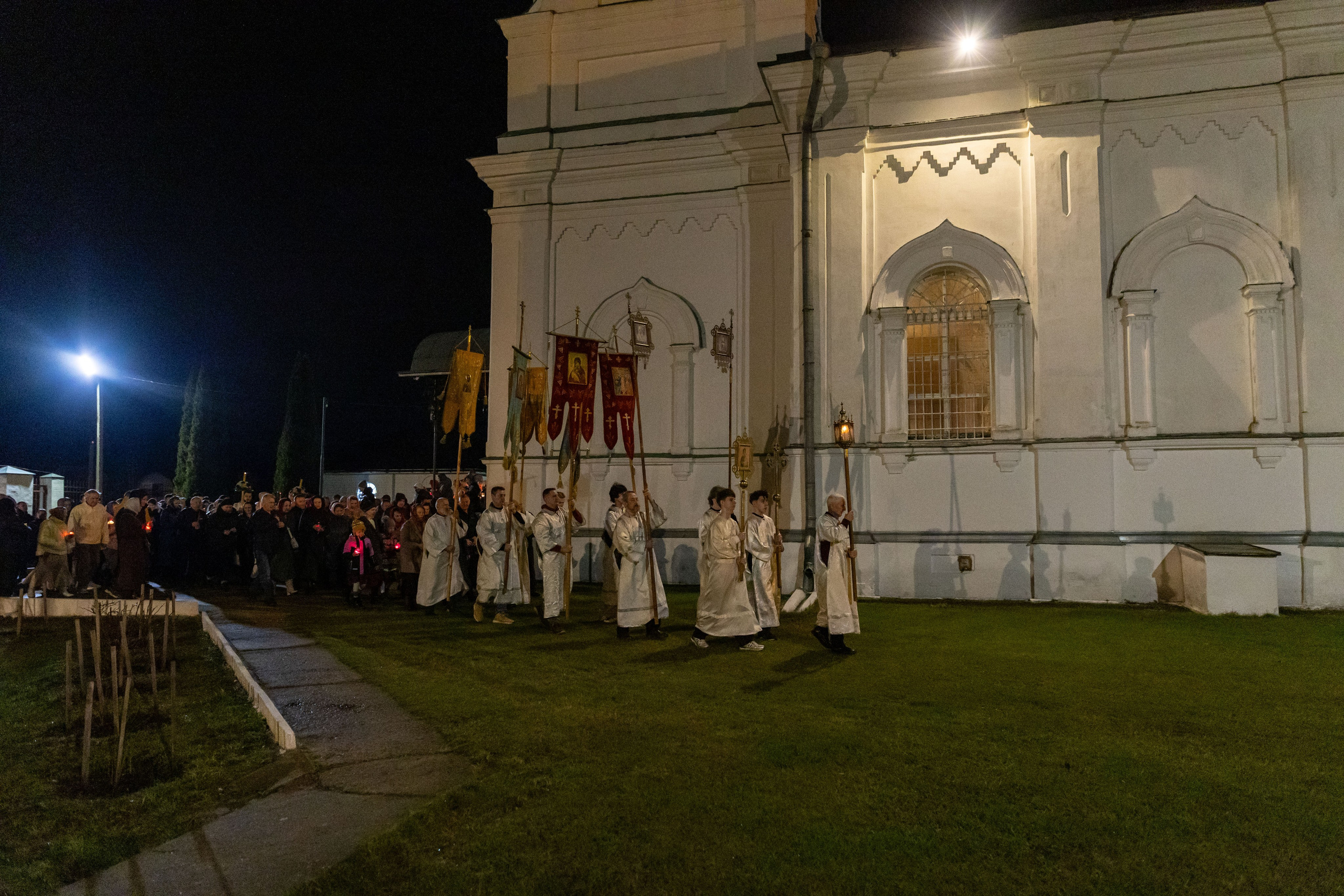 Пасха Воскресенский храм с Ашитково. Семейный и детский фотограф Анна Петракова