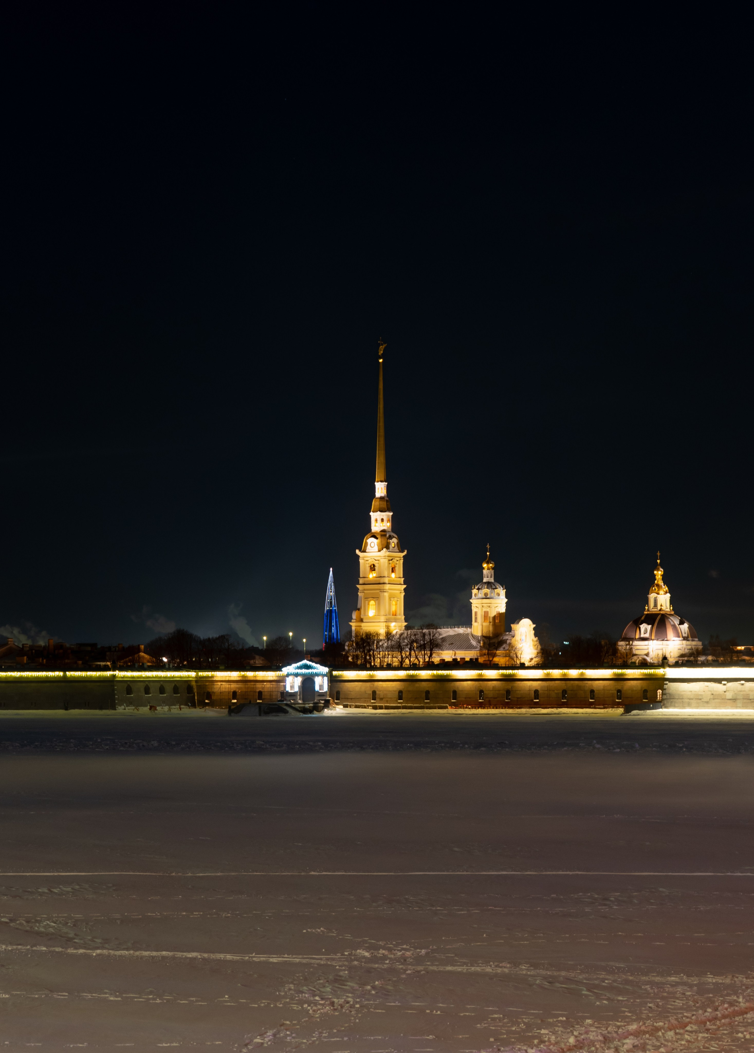 Праздничный салют в честь Дня защитника Отечества. Главная