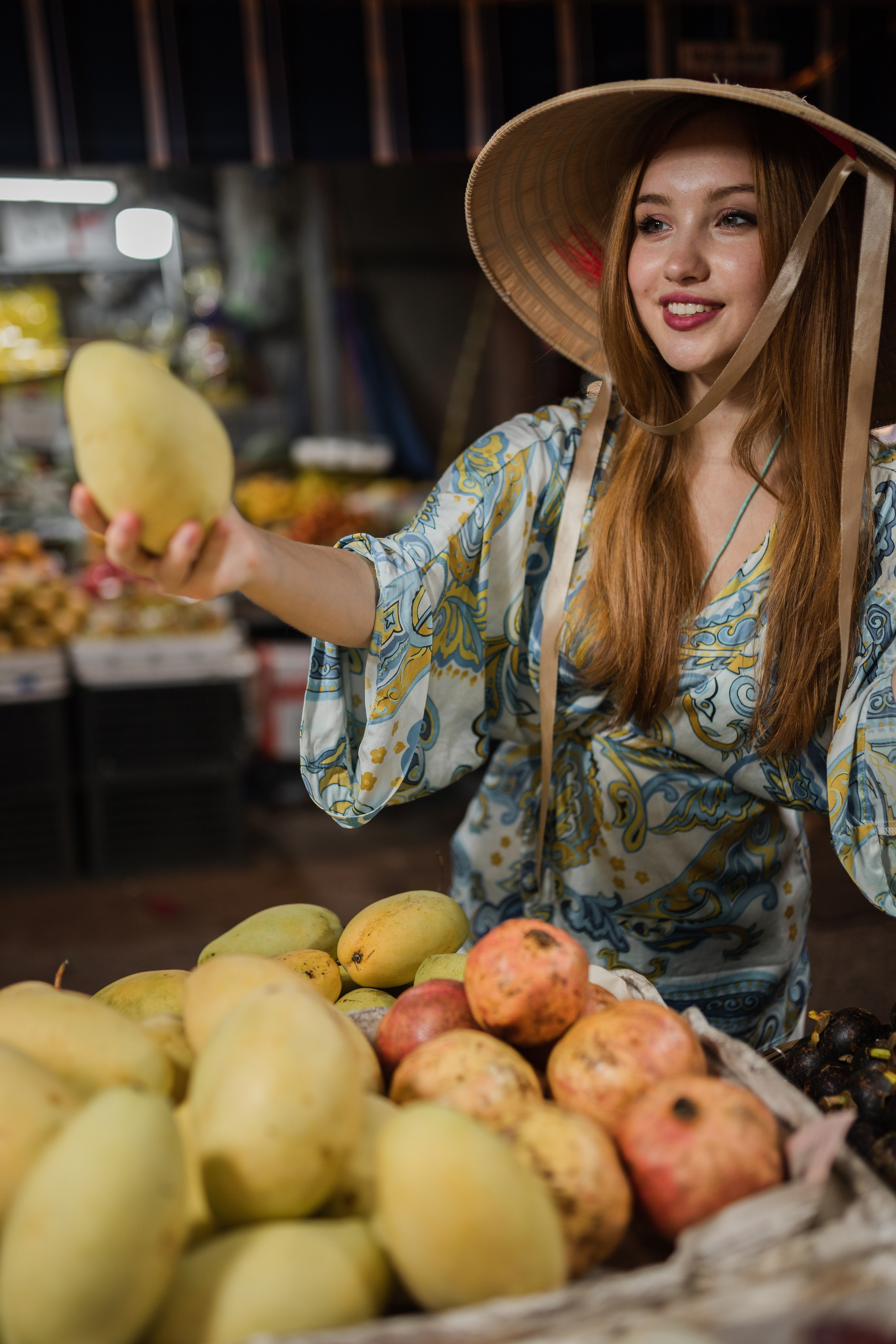 Елизавета на улицах Вьетнама. Главная