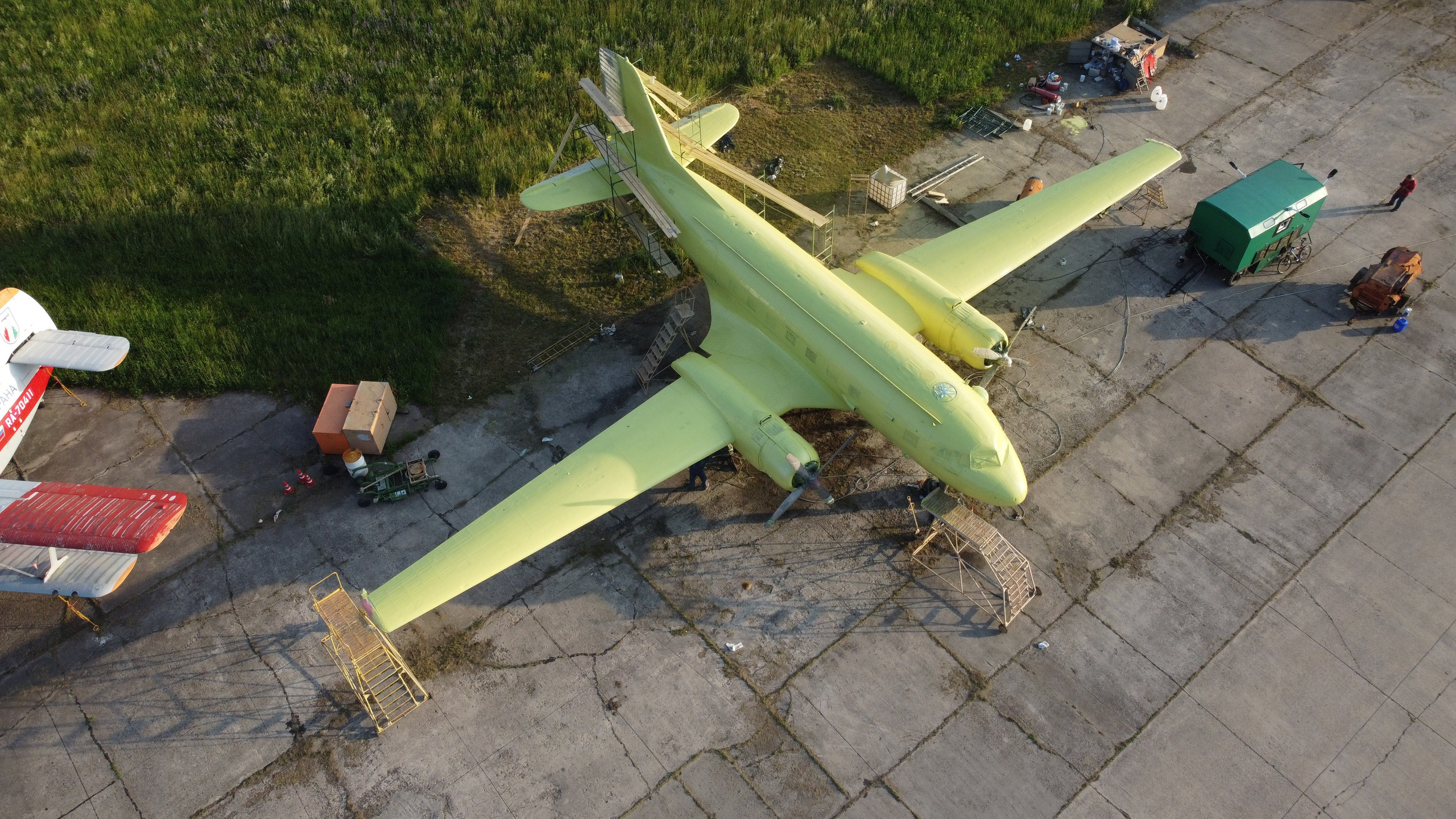 Ил-14Т «Голубая Мечта» — покраска (2022г). Фотоальбом показывающий увлекательный мир авиации и мир медведей Андрея Иванова